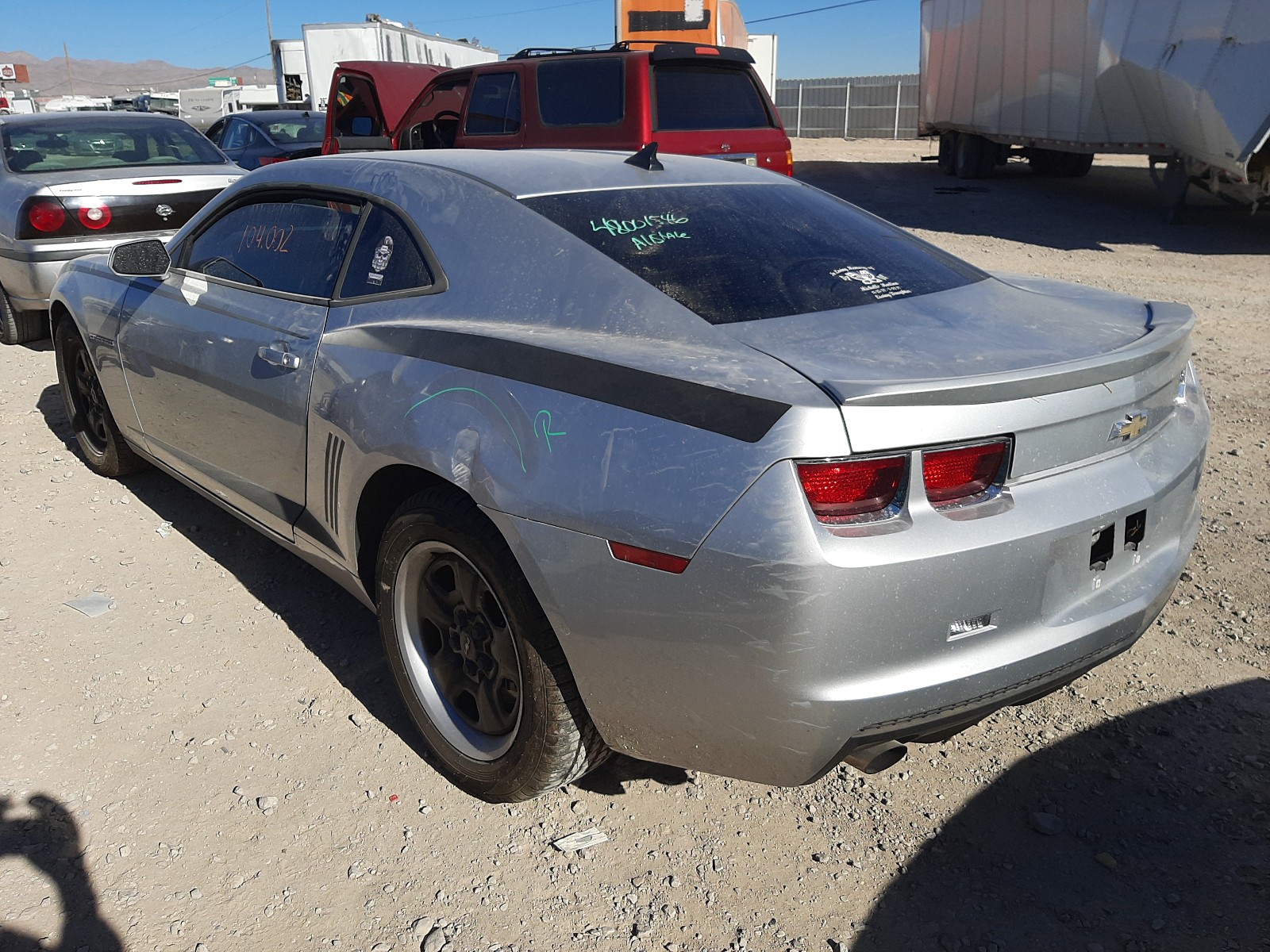 Photo 2 VIN: 2G1FA1E30C9204963 - CHEVROLET CAMARO LS 