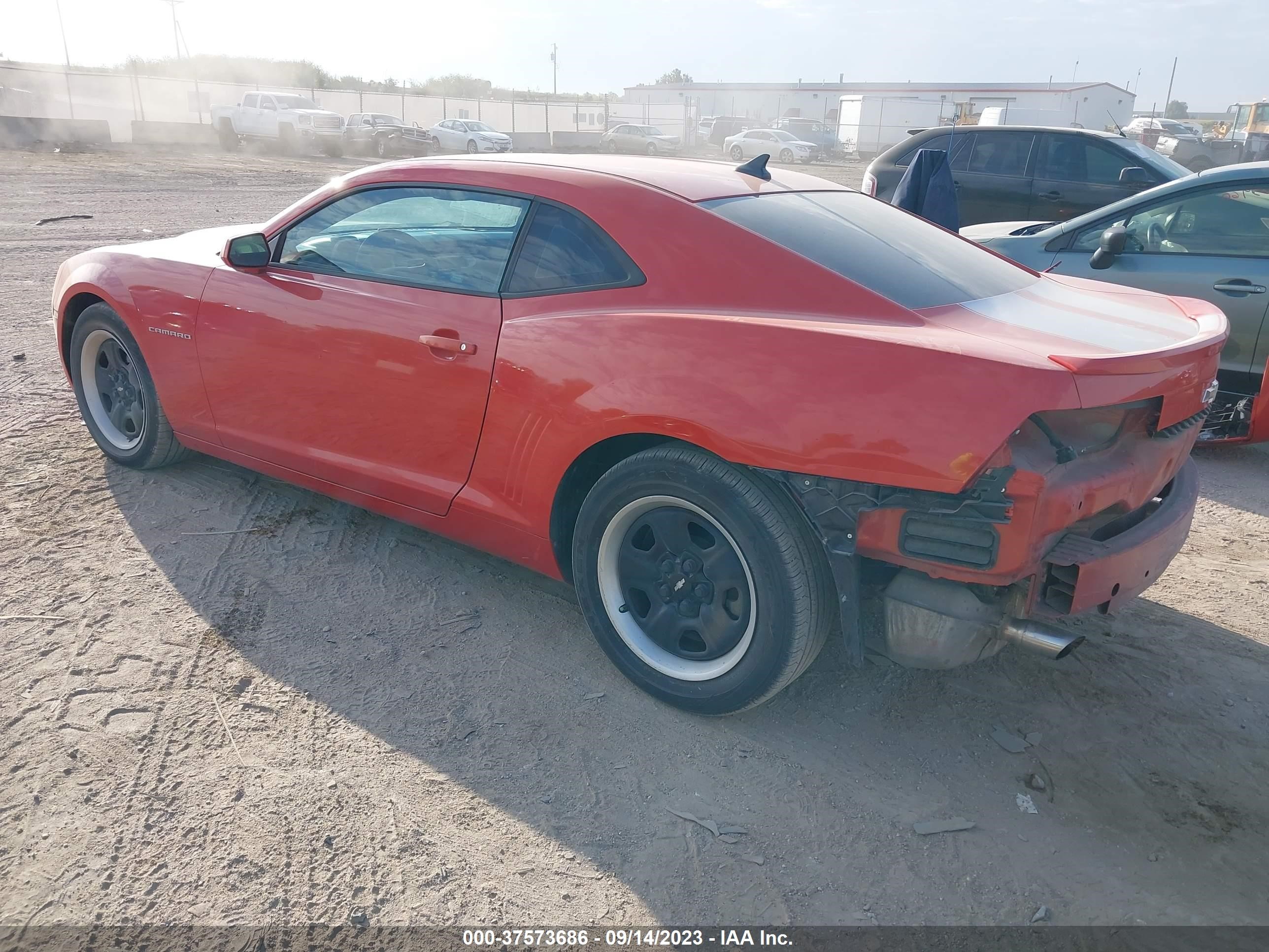 Photo 2 VIN: 2G1FA1E34D9206166 - CHEVROLET CAMARO 