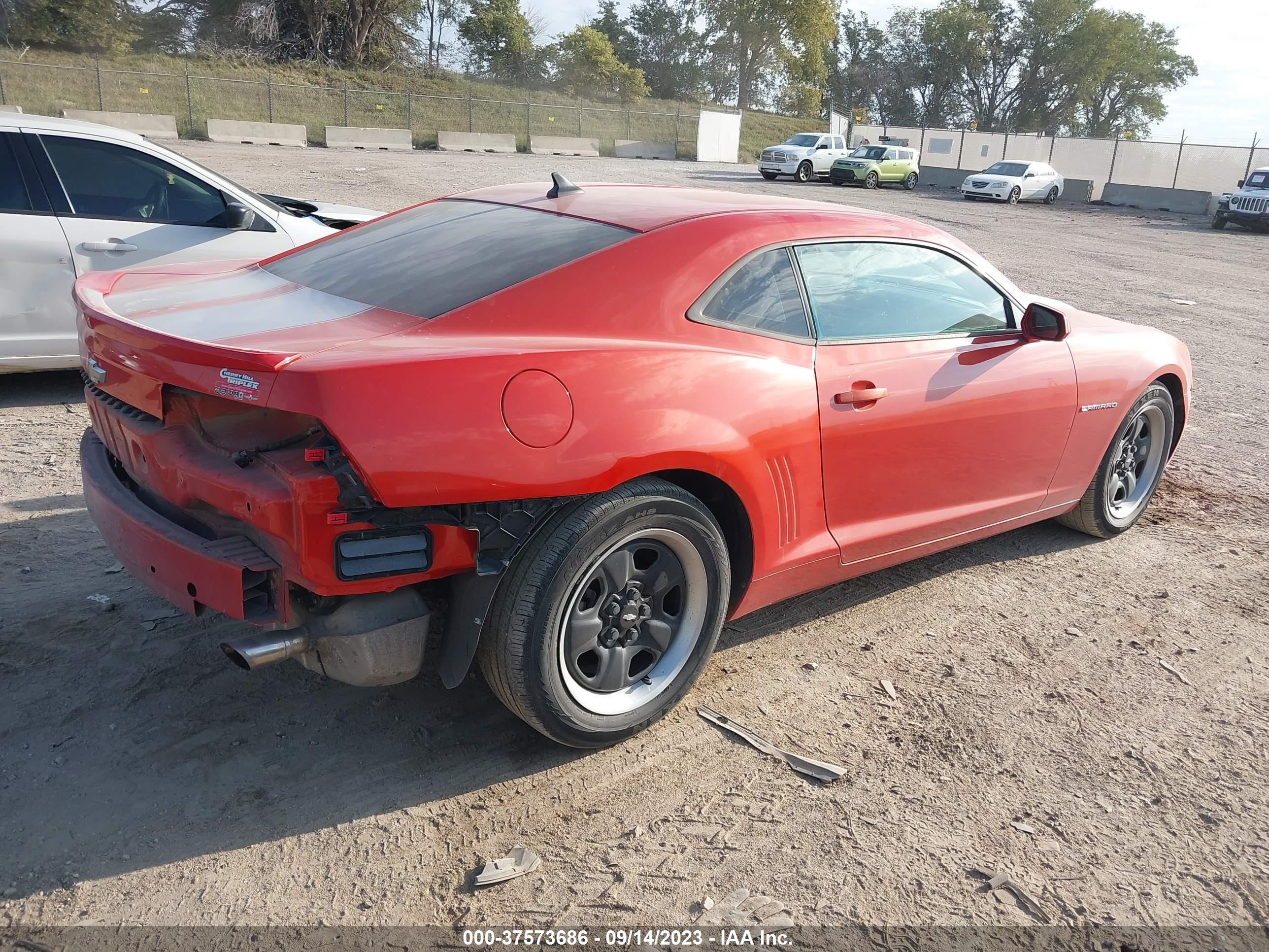 Photo 3 VIN: 2G1FA1E34D9206166 - CHEVROLET CAMARO 