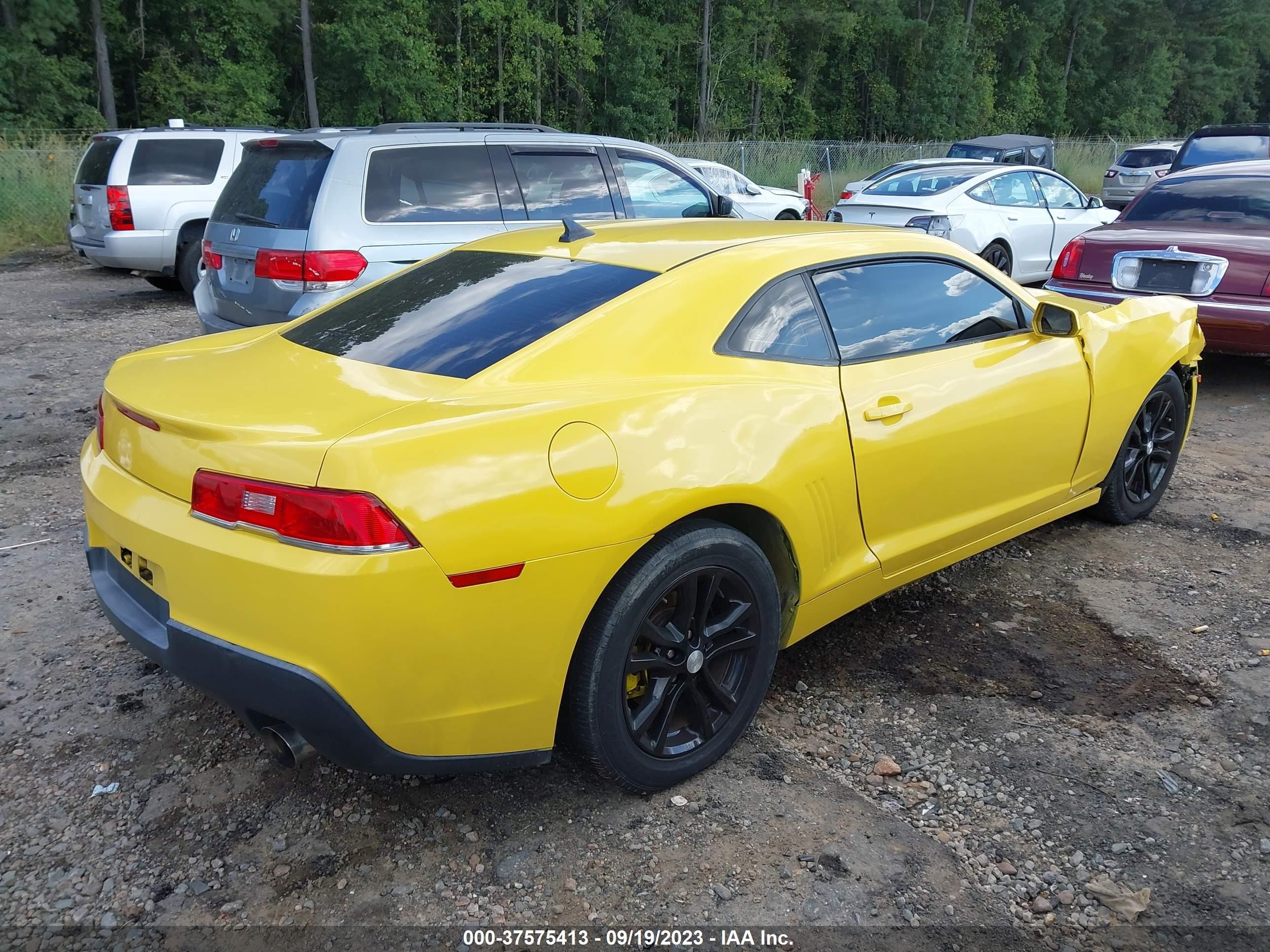 Photo 3 VIN: 2G1FA1E34E9182565 - CHEVROLET CAMARO 