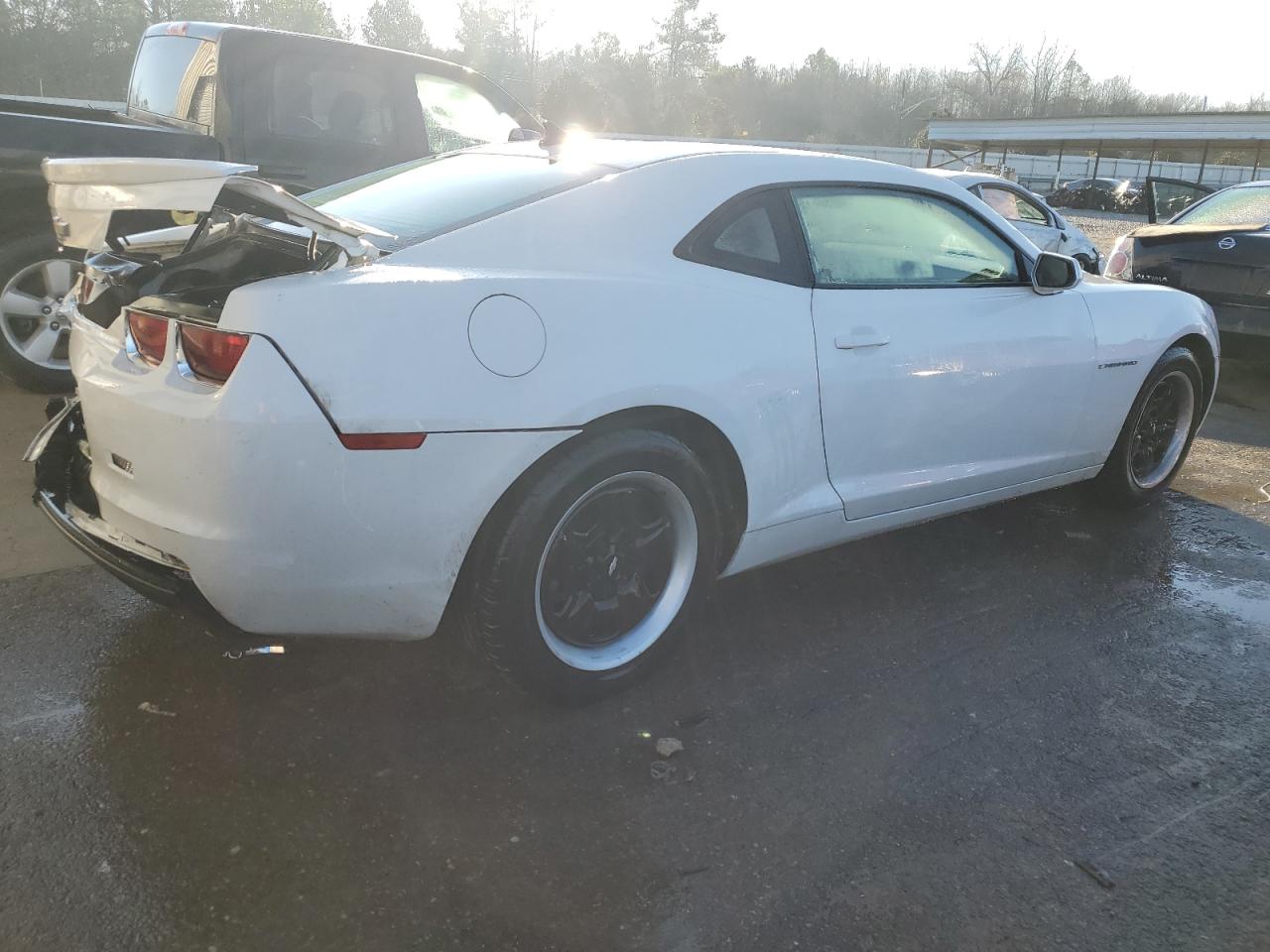 Photo 2 VIN: 2G1FA1E37D9181697 - CHEVROLET CAMARO 