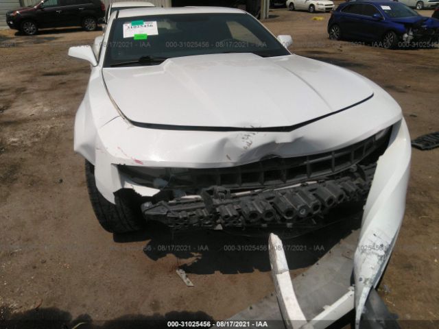 Photo 5 VIN: 2G1FA1E38C9204449 - CHEVROLET CAMARO 