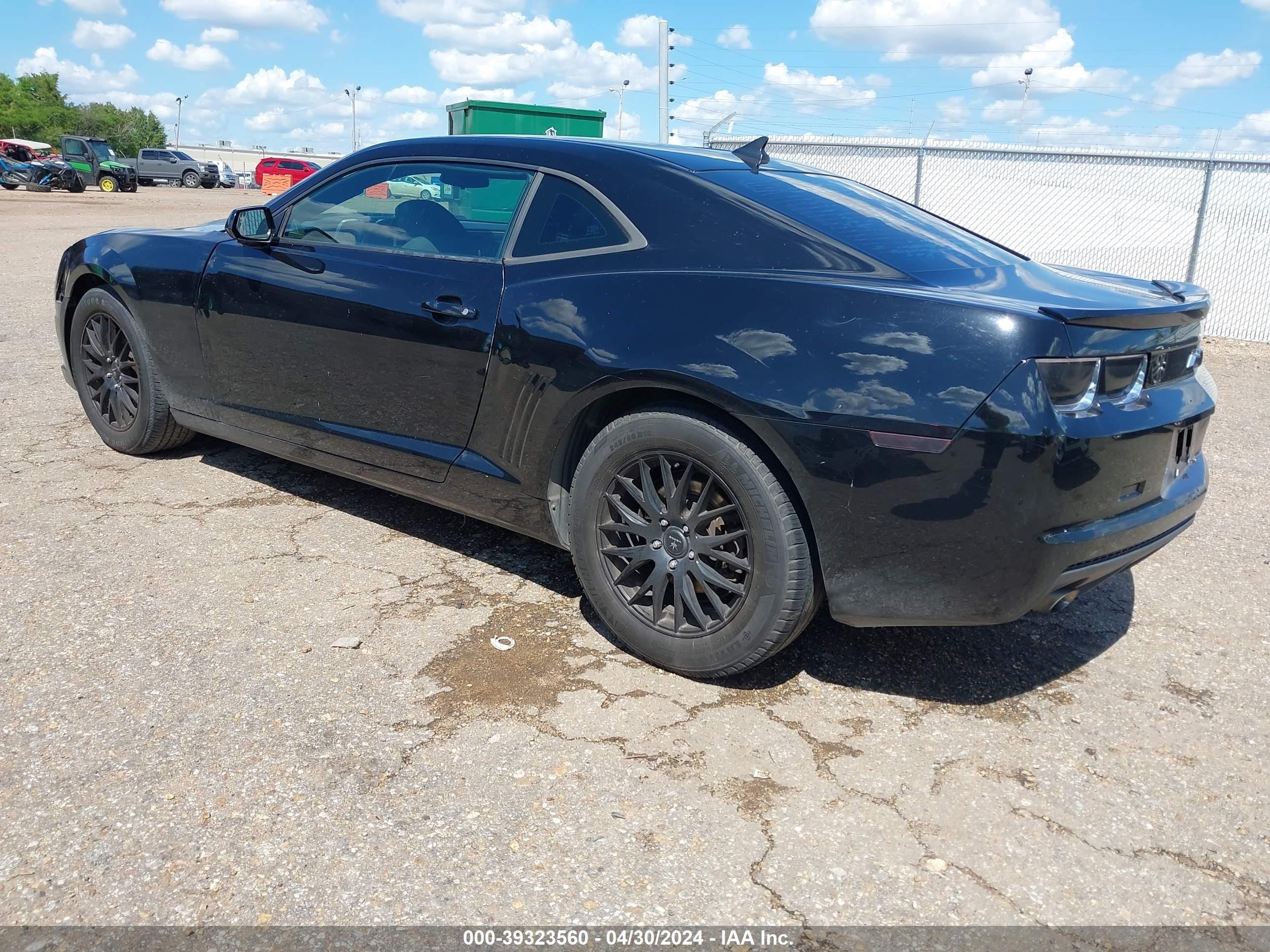 Photo 2 VIN: 2G1FA1E38D9203545 - CHEVROLET CAMARO 