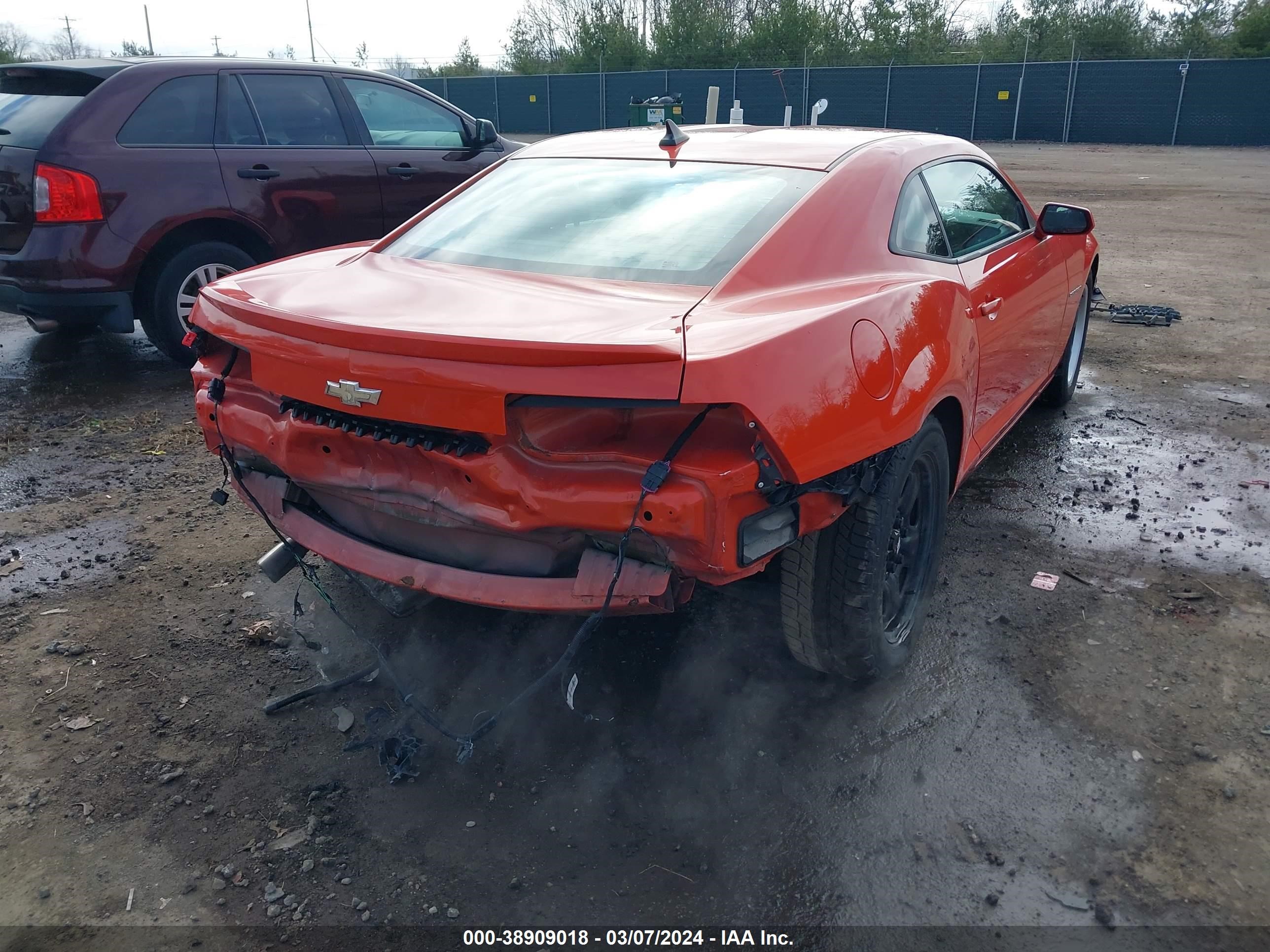 Photo 3 VIN: 2G1FA1E39D9133411 - CHEVROLET CAMARO 