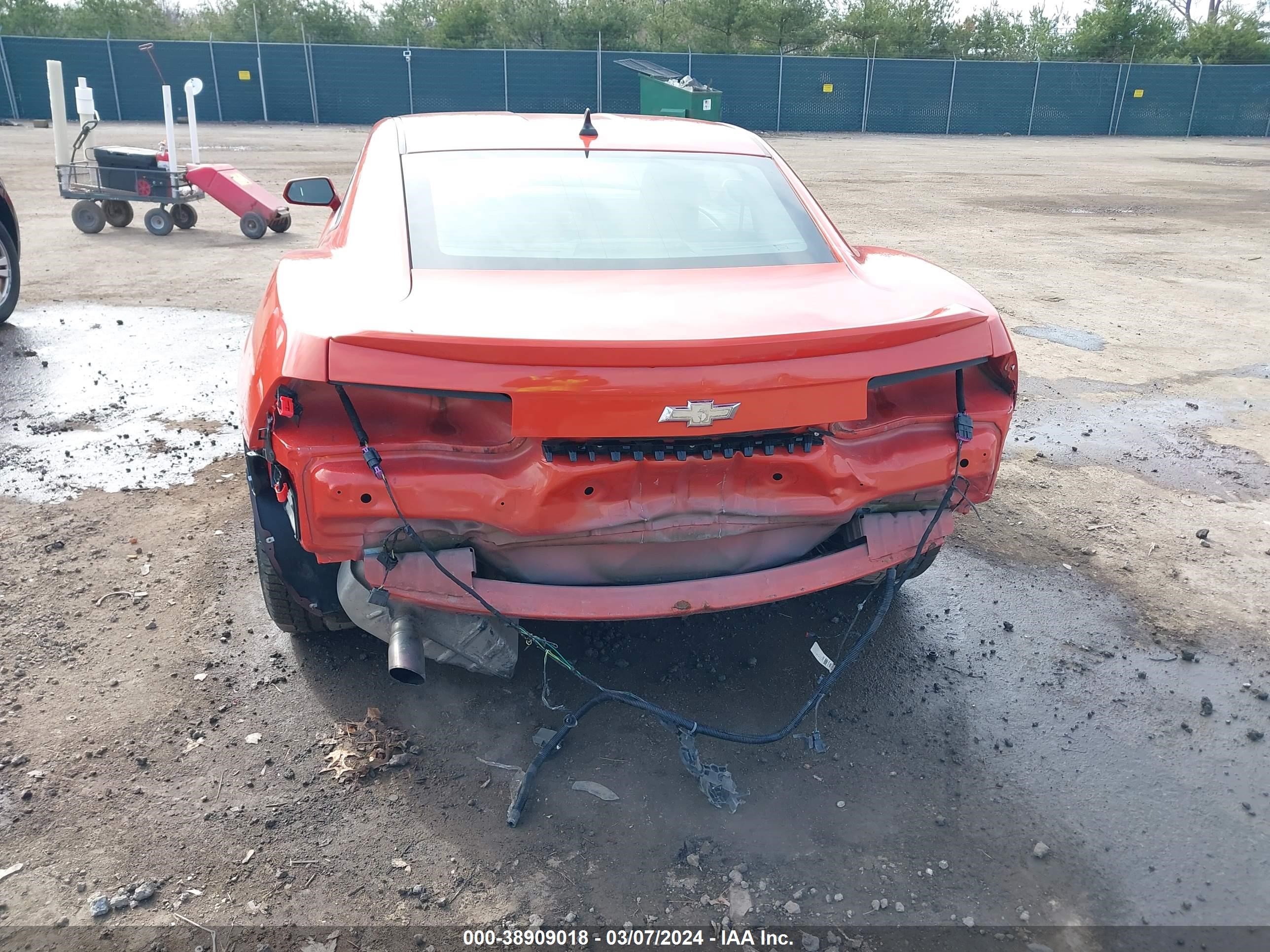 Photo 5 VIN: 2G1FA1E39D9133411 - CHEVROLET CAMARO 