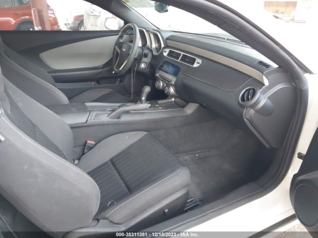 Photo 4 VIN: 2G1FA1E3XF9308316 - CHEVROLET CAMARO 