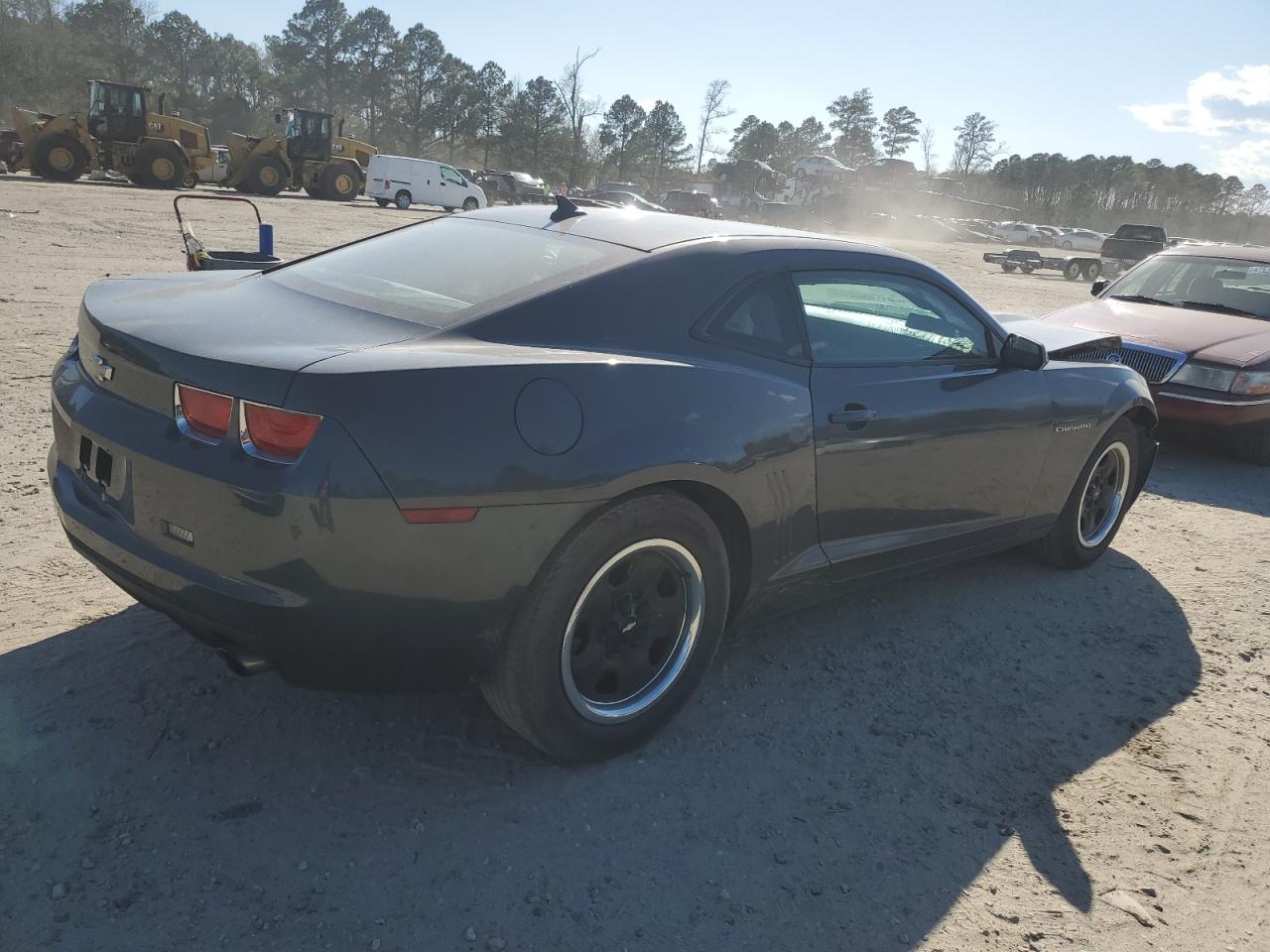 Photo 2 VIN: 2G1FA1ED8B9131896 - CHEVROLET CAMARO 