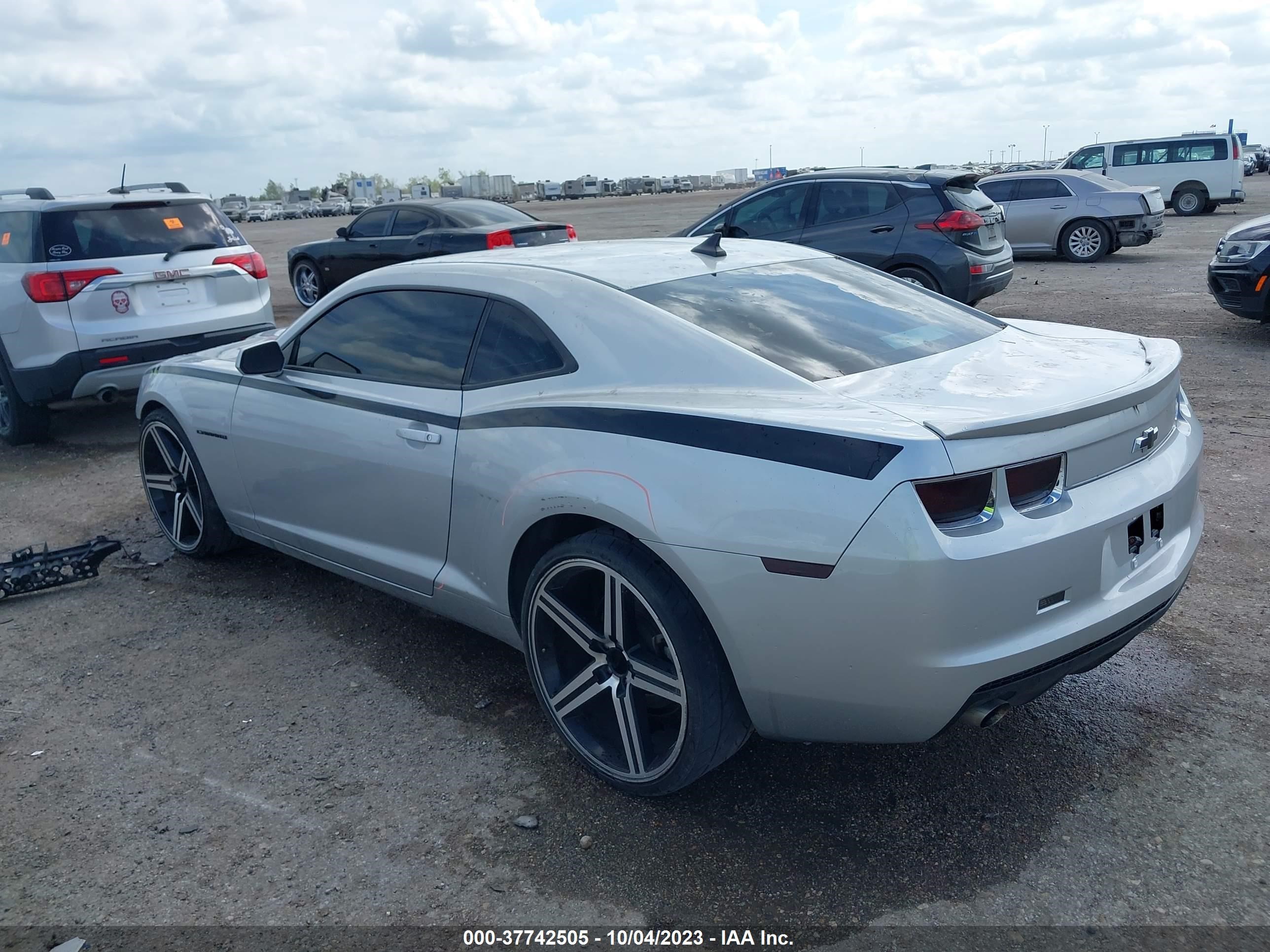 Photo 2 VIN: 2G1FB1E30C9133762 - CHEVROLET CAMARO 