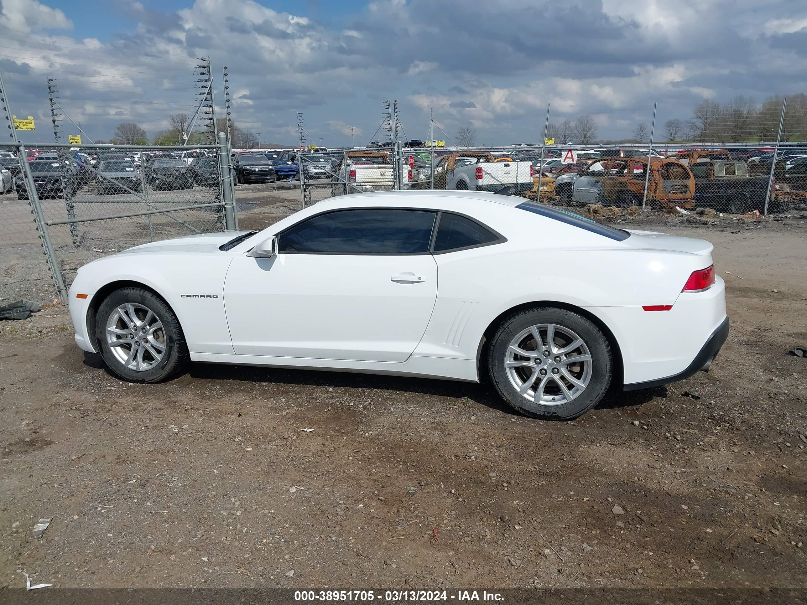 Photo 13 VIN: 2G1FB1E32F9143228 - CHEVROLET CAMARO 