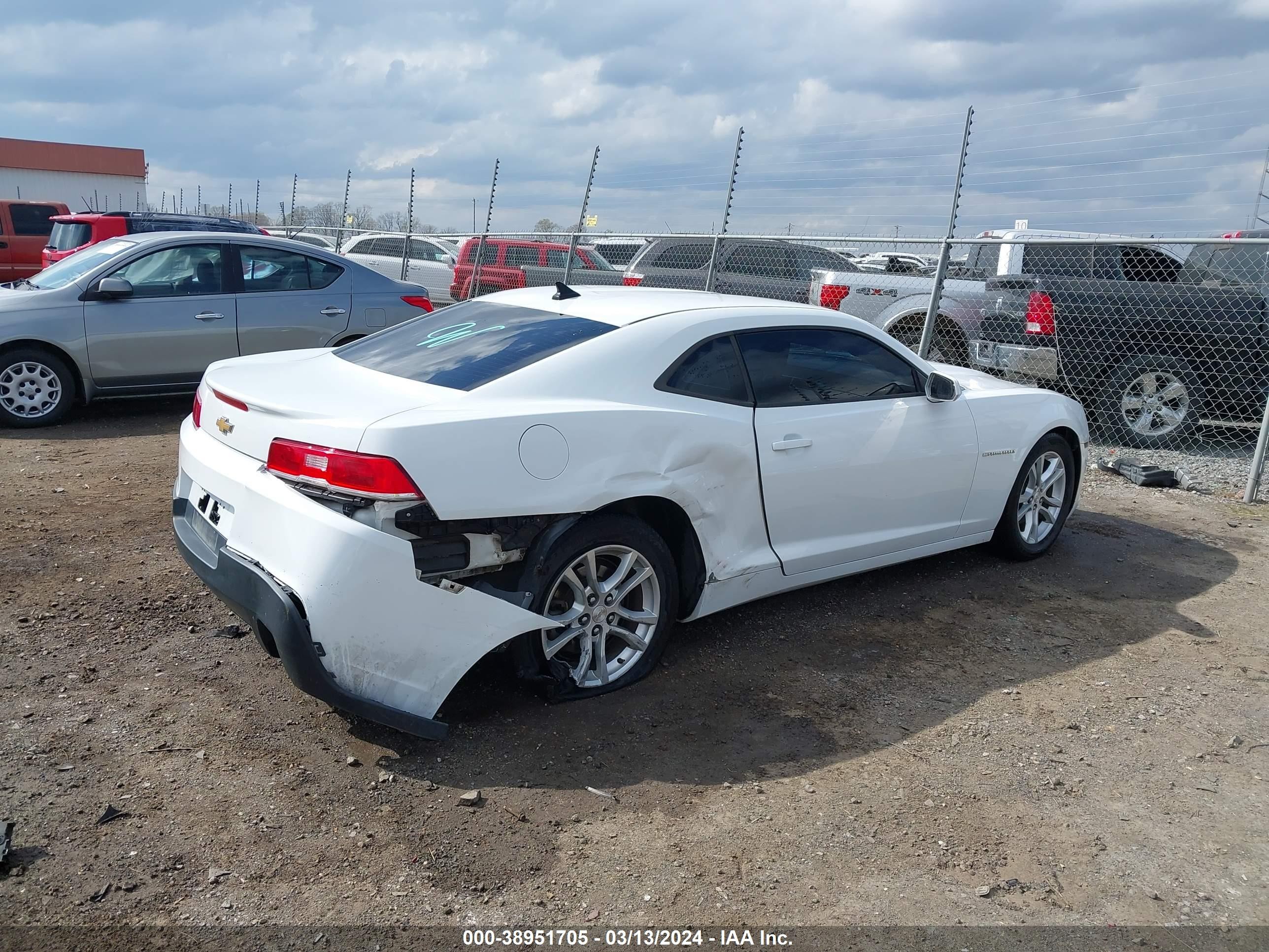 Photo 3 VIN: 2G1FB1E32F9143228 - CHEVROLET CAMARO 