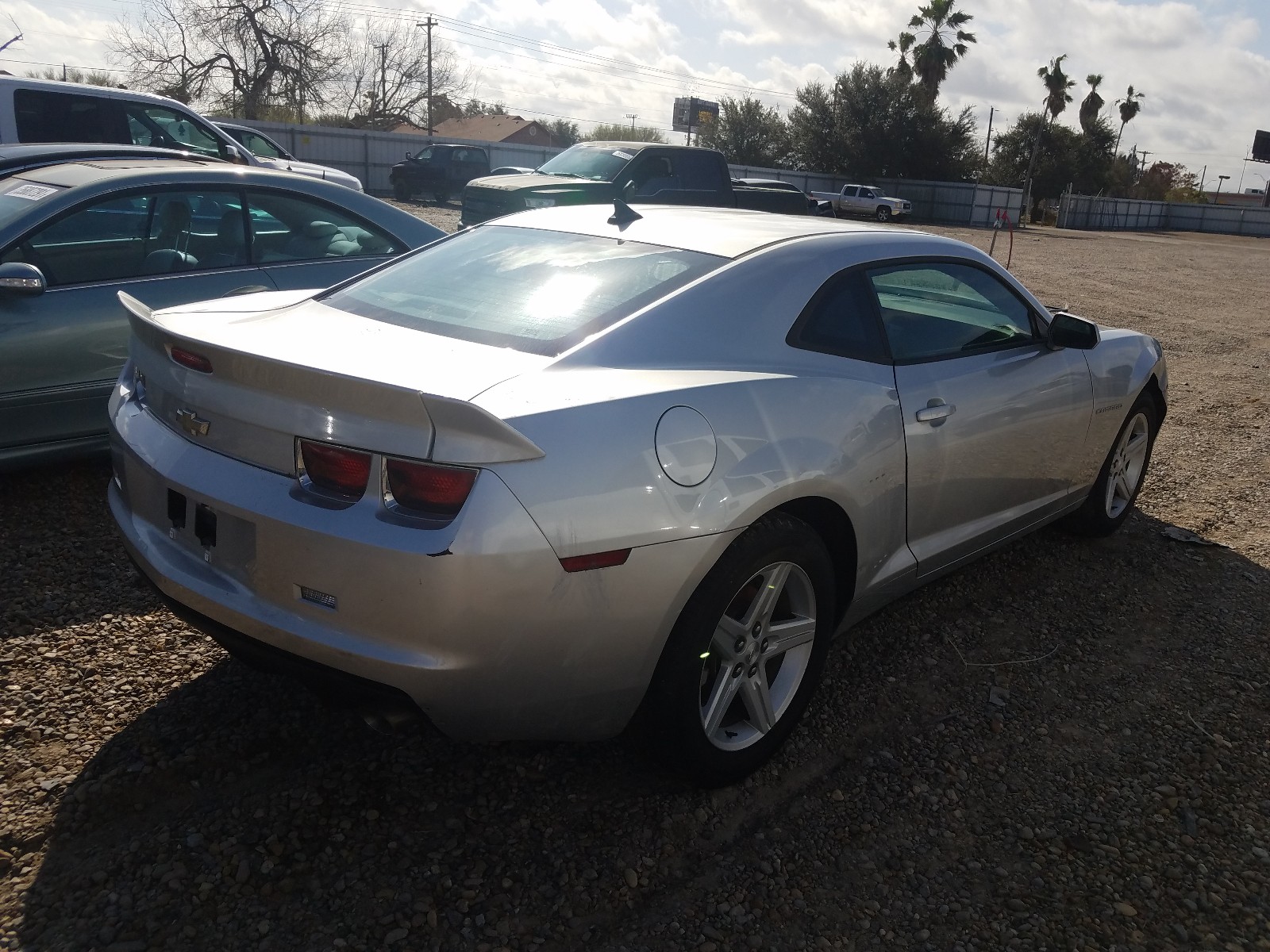 Photo 3 VIN: 2G1FB1E33C9147011 - CHEVROLET CAMARO LT 