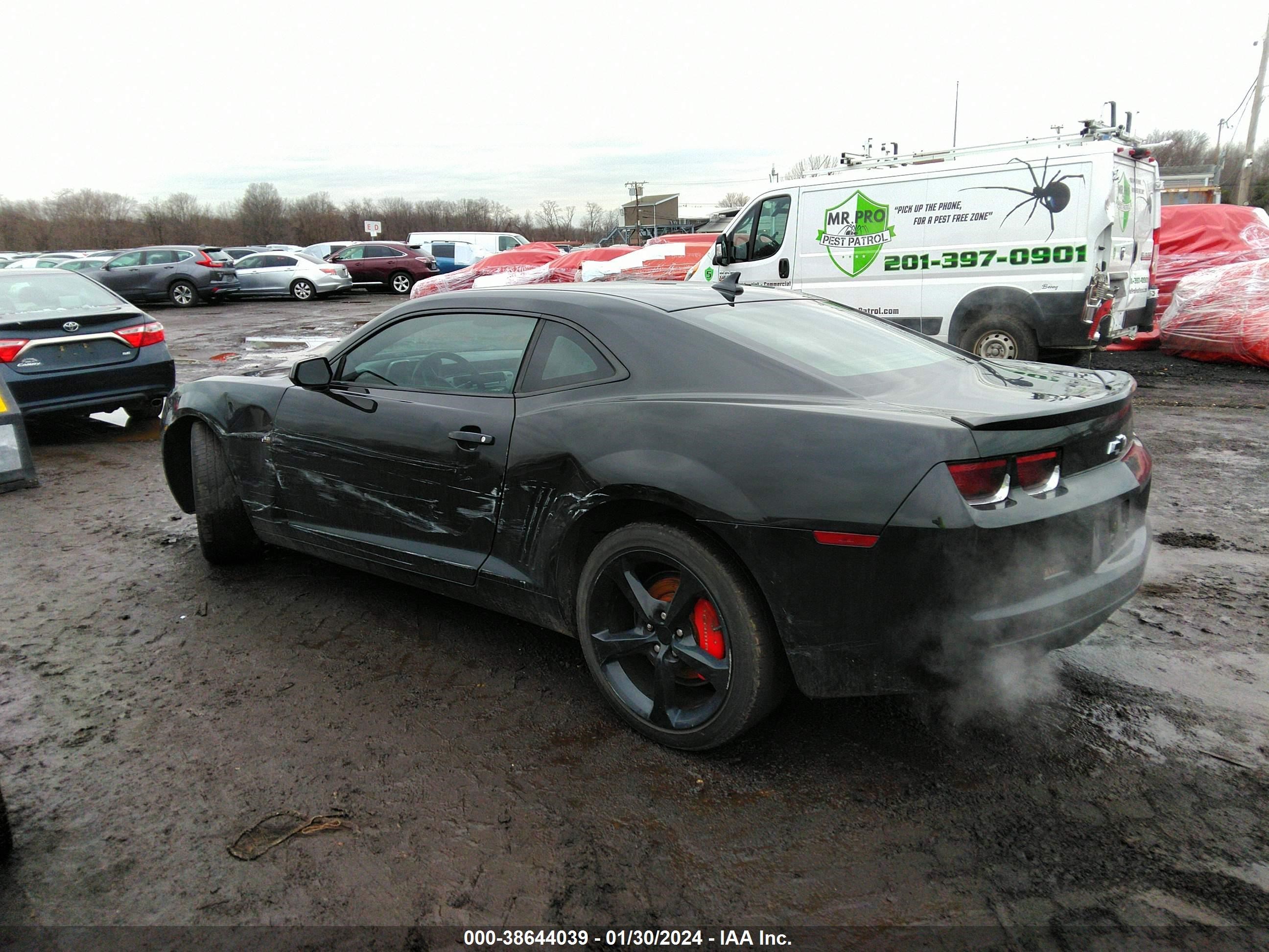 Photo 2 VIN: 2G1FB1E38D9159575 - CHEVROLET CAMARO 