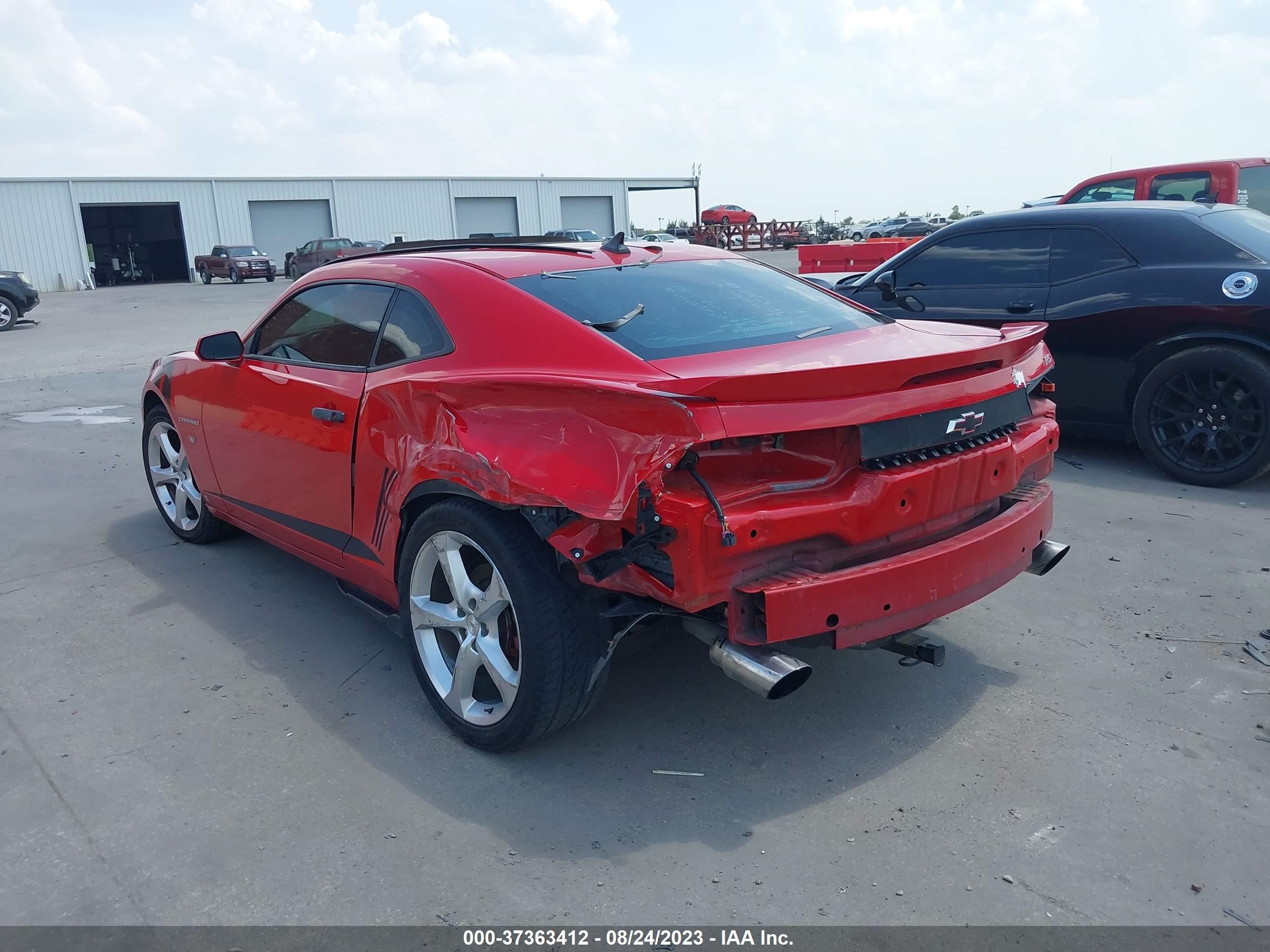 Photo 2 VIN: 2G1FB1EV2A9113639 - CHEVROLET CAMARO 