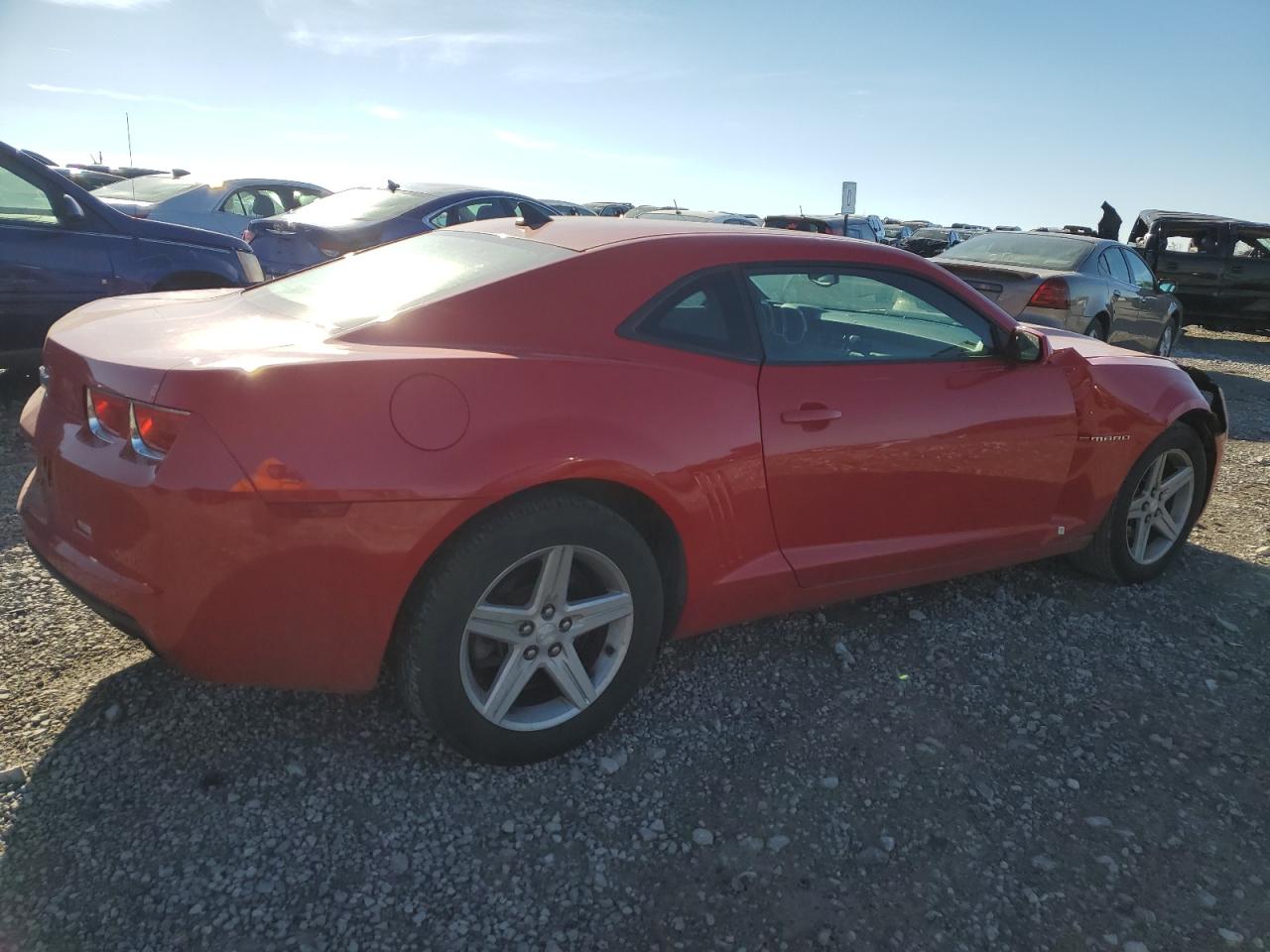 Photo 2 VIN: 2G1FB1EV7A9132493 - CHEVROLET CAMARO 