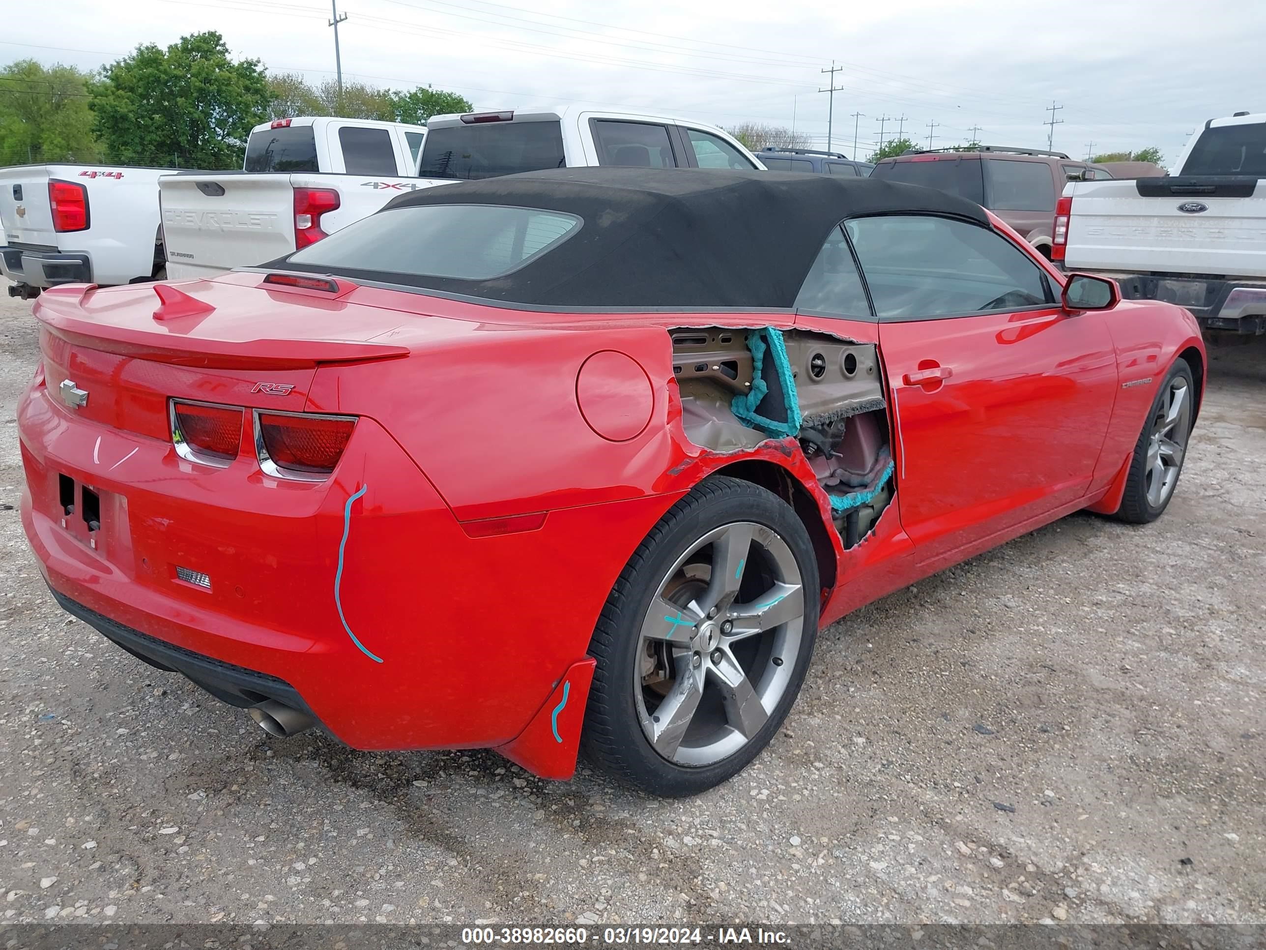 Photo 3 VIN: 2G1FB3DD1B9201393 - CHEVROLET CAMARO 