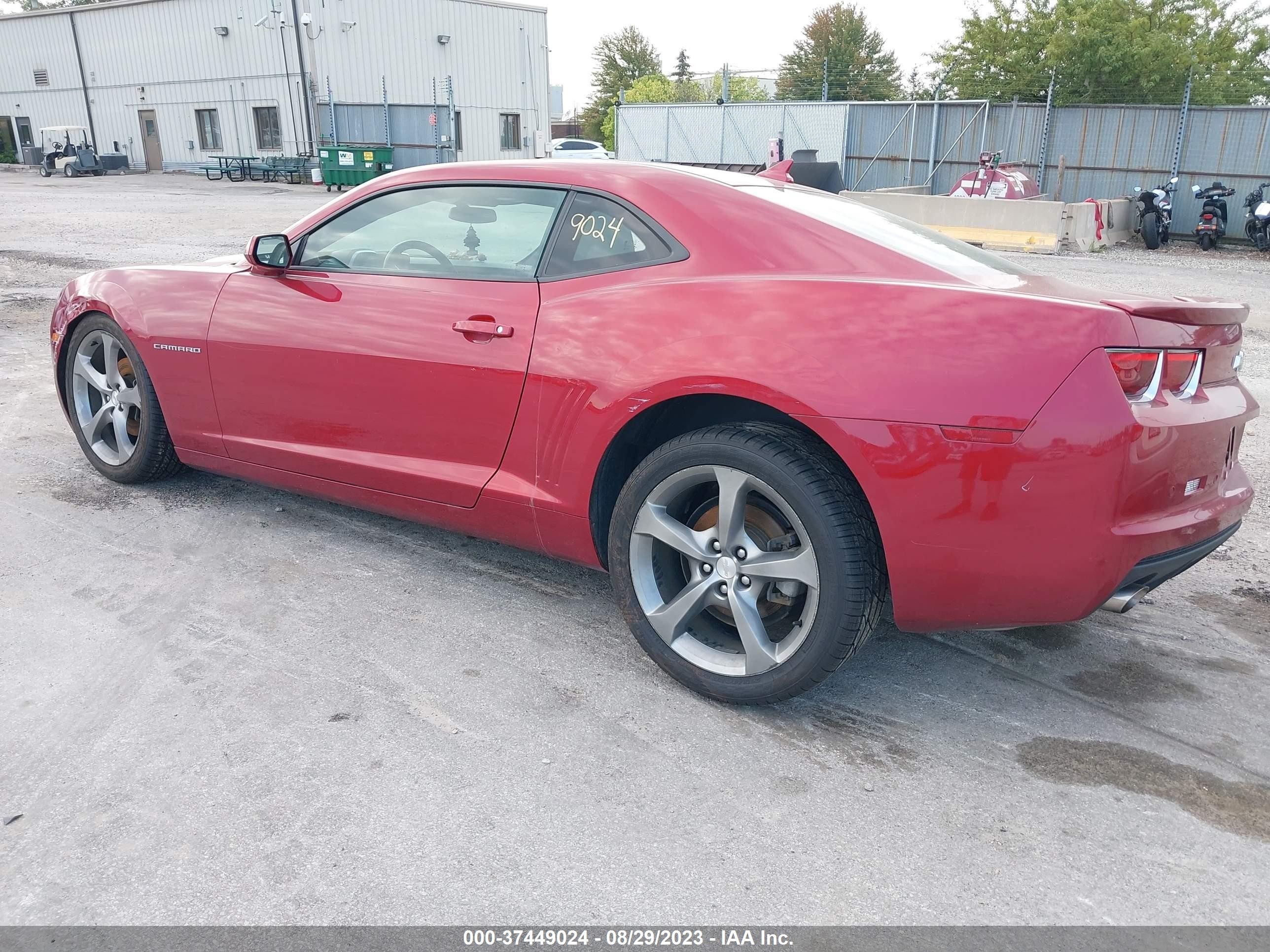 Photo 2 VIN: 2G1FC1E34D9178461 - CHEVROLET CAMARO 