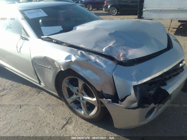 Photo 5 VIN: 2G1FC1E37D9206527 - CHEVROLET CAMARO 