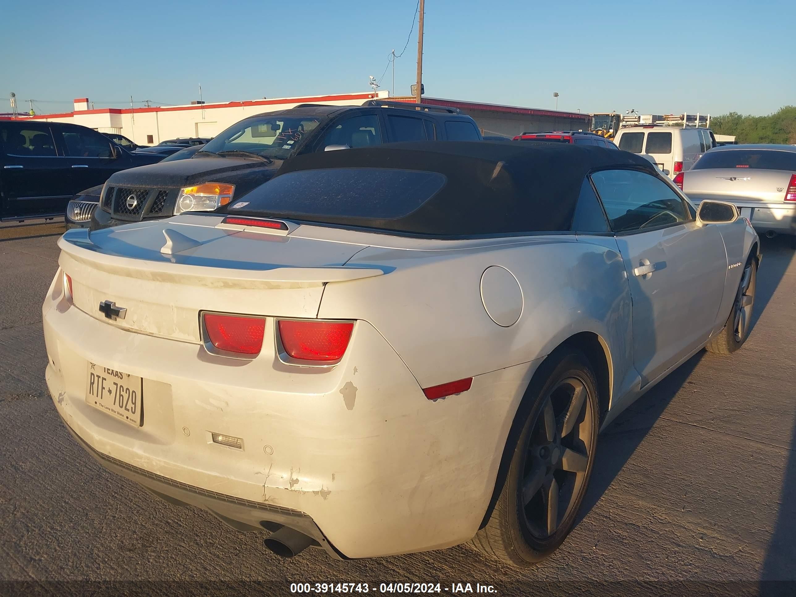 Photo 3 VIN: 2G1FC3DD9B9180564 - CHEVROLET CAMARO 