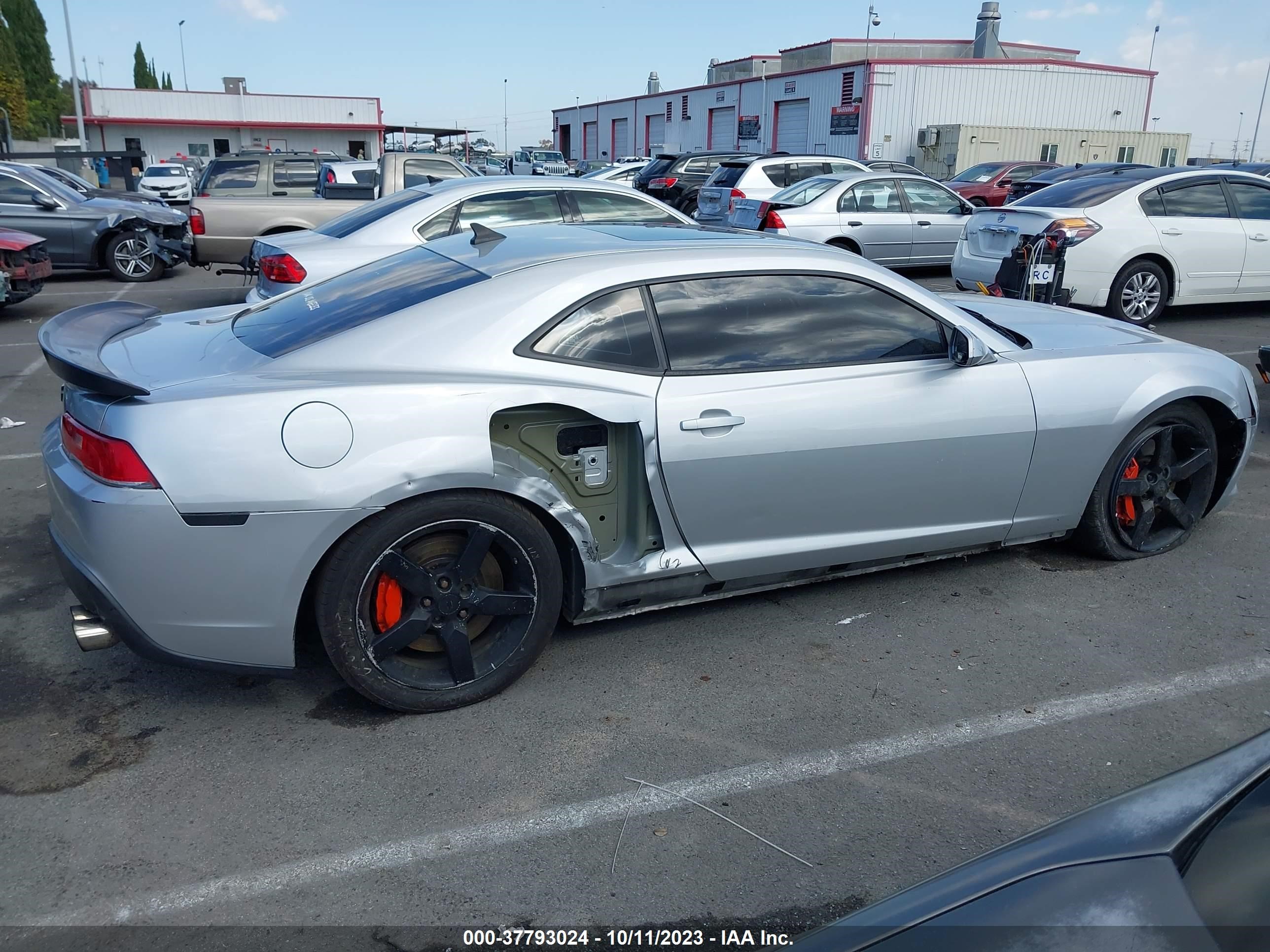 Photo 12 VIN: 2G1FD1E35F9243866 - CHEVROLET CAMARO 