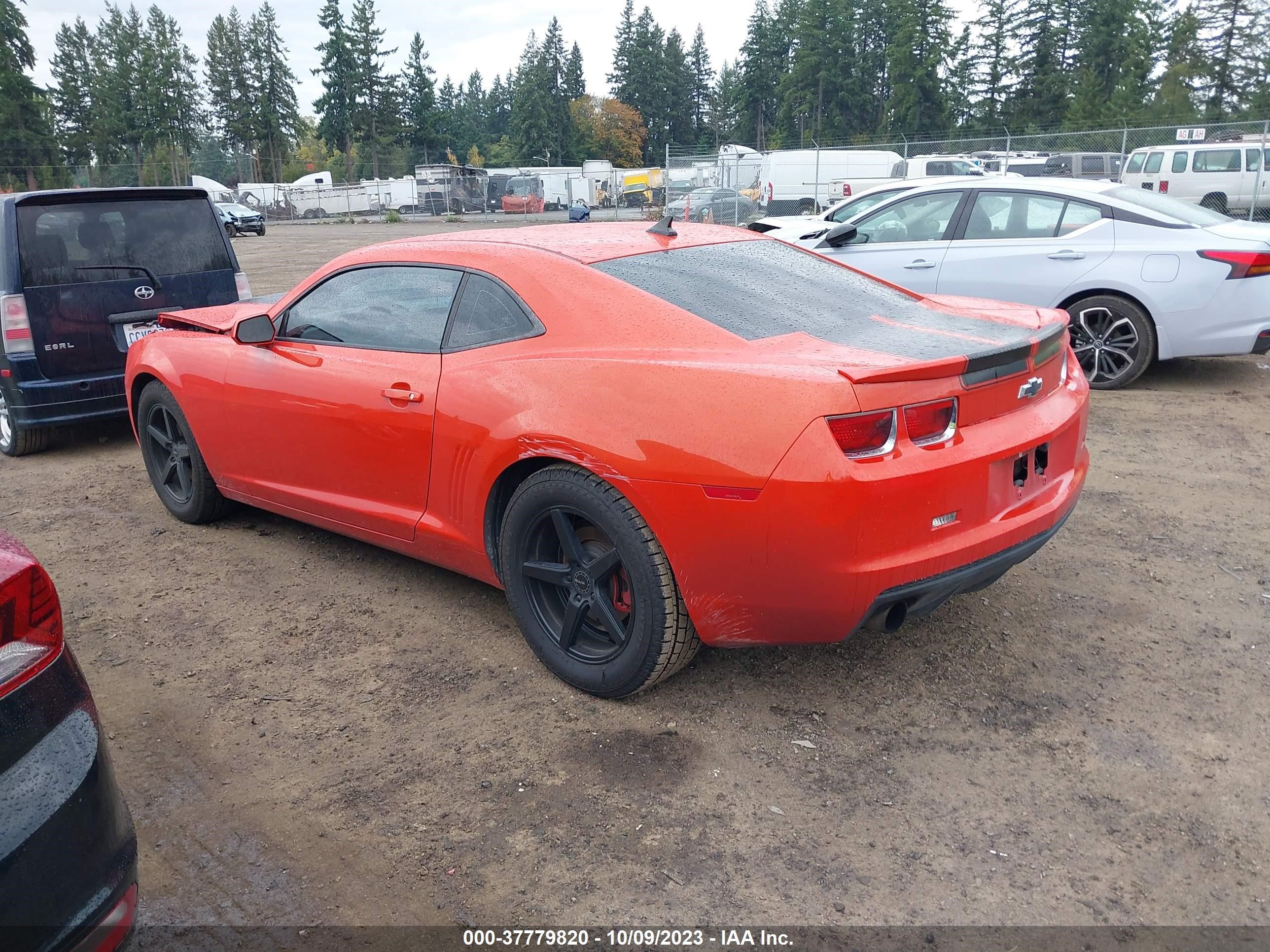 Photo 2 VIN: 2G1FE1E31D9151020 - CHEVROLET CAMARO 