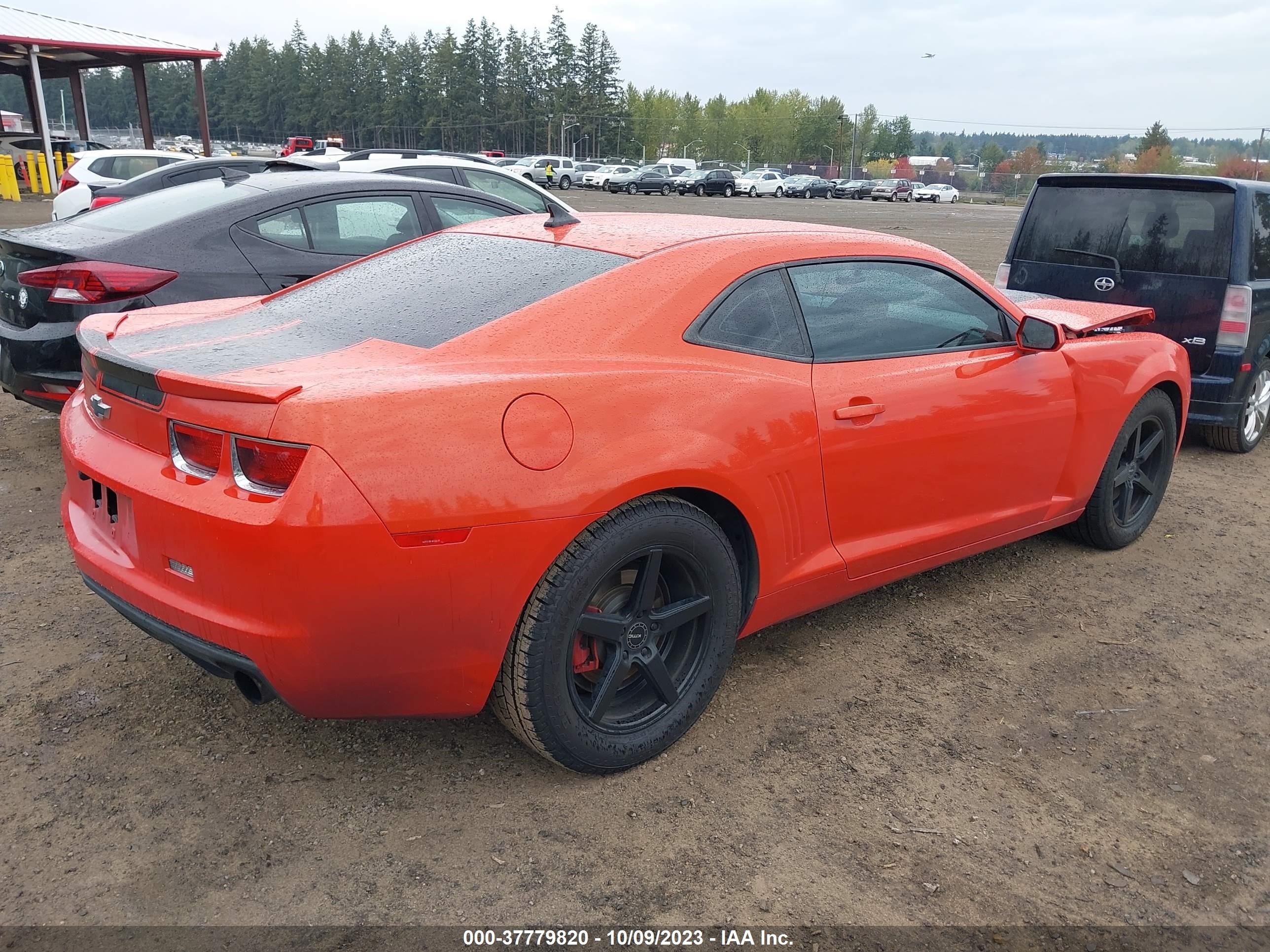 Photo 3 VIN: 2G1FE1E31D9151020 - CHEVROLET CAMARO 