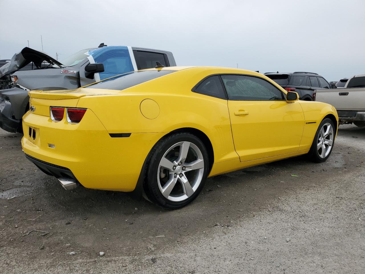 Photo 2 VIN: 2G1FE1E32C9157066 - CHEVROLET CAMARO 