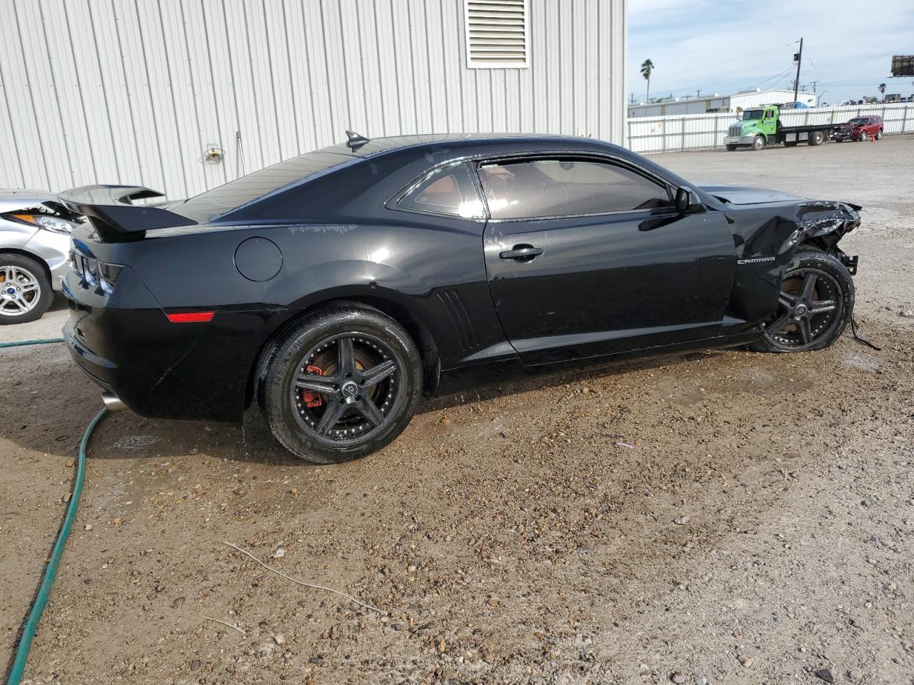 Photo 2 VIN: 2G1FE1ED0B9150009 - CHEVROLET CAMARO 