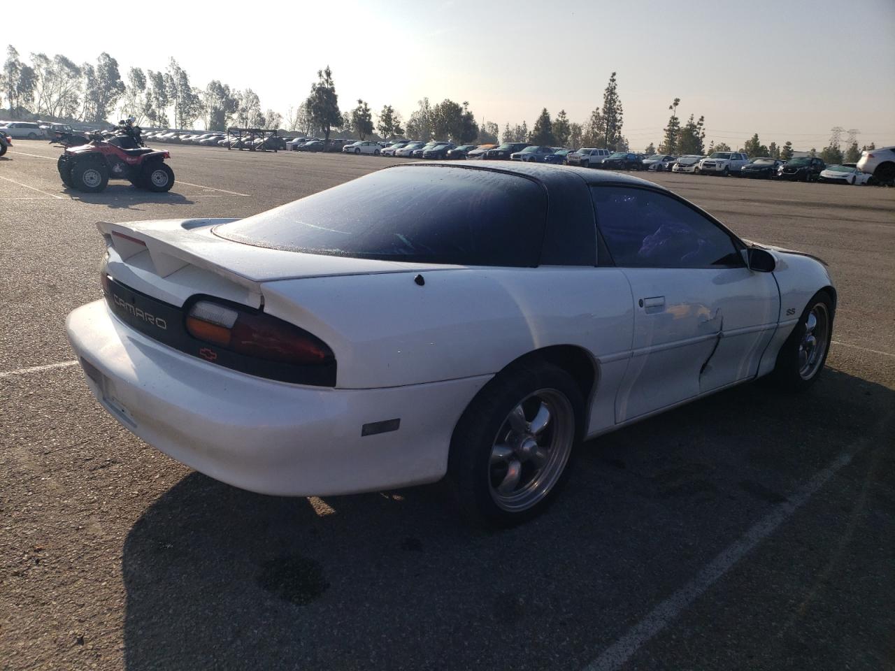 Photo 2 VIN: 2G1FP22G512135317 - CHEVROLET CAMARO 