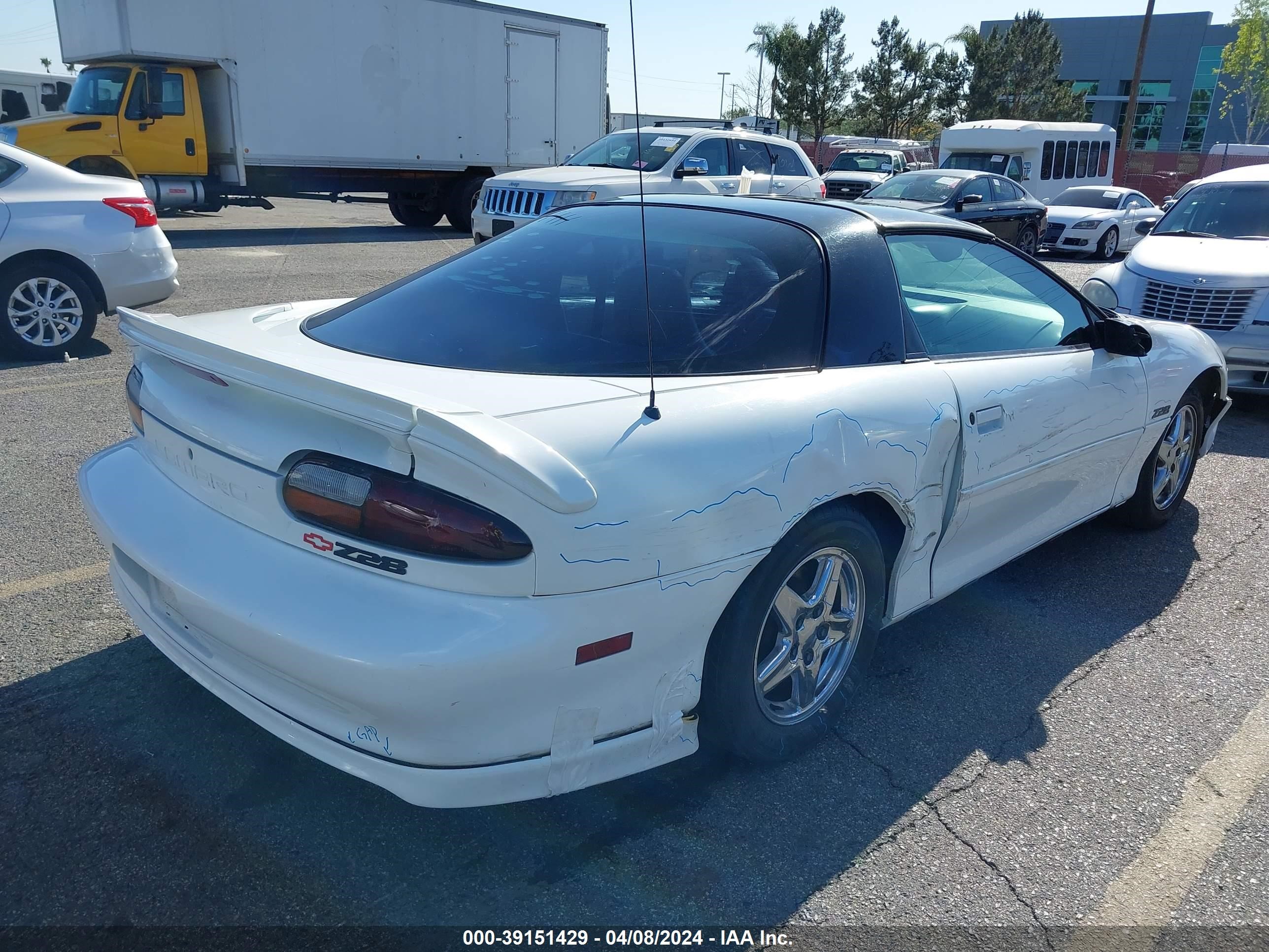 Photo 3 VIN: 2G1FP22G5X2113343 - CHEVROLET CAMARO 