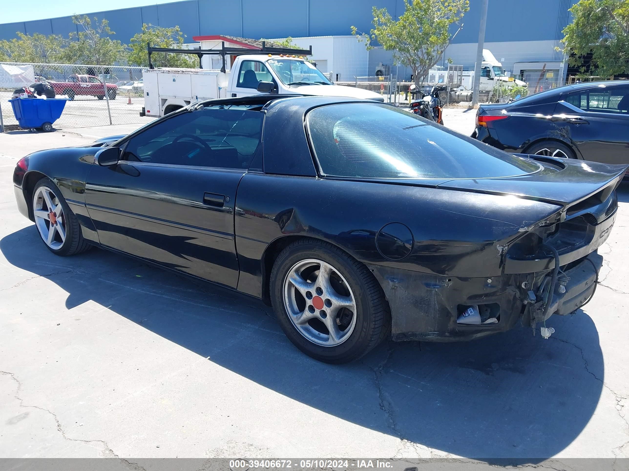 Photo 2 VIN: 2G1FP22G622119855 - CHEVROLET CAMARO 