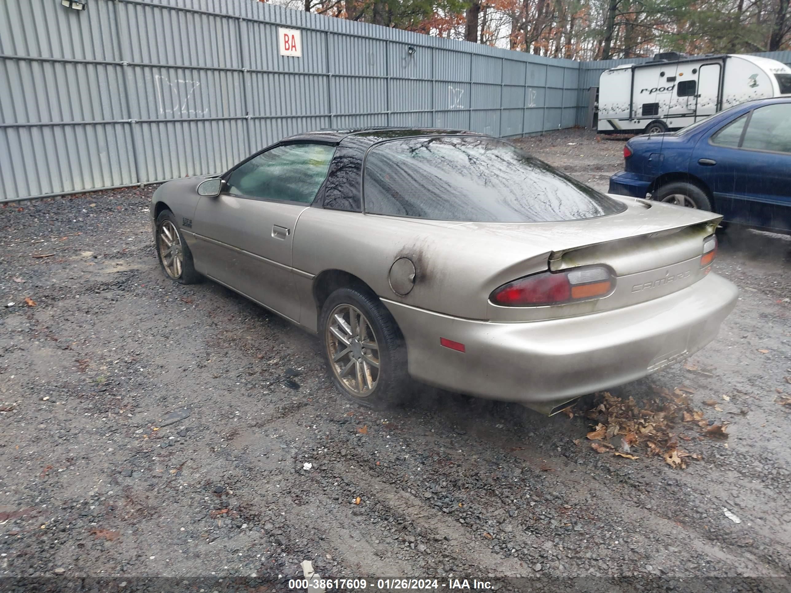 Photo 2 VIN: 2G1FP22GX22159954 - CHEVROLET CAMARO 