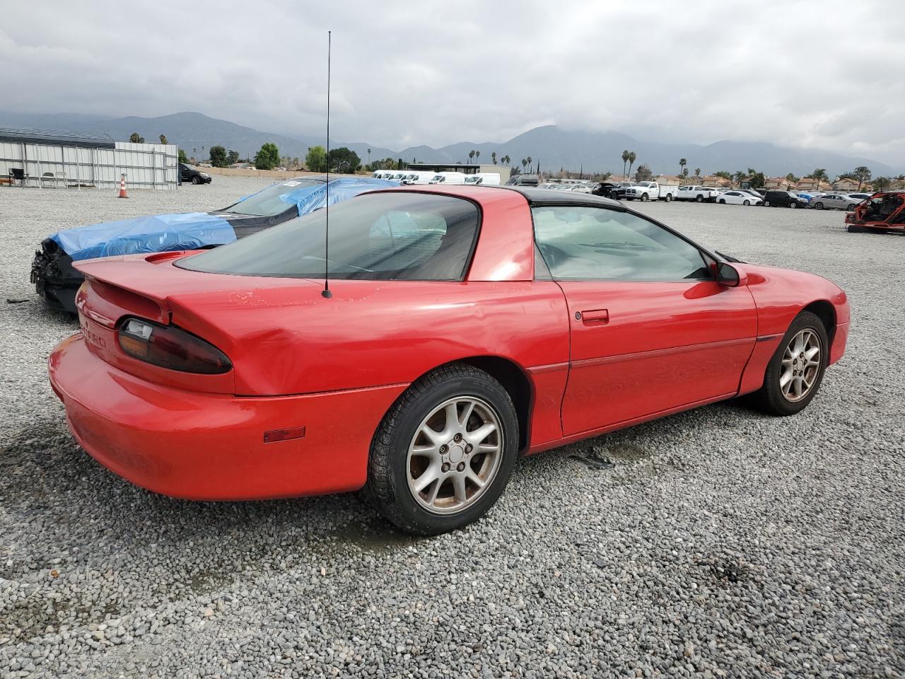 Photo 2 VIN: 2G1FP22K122154016 - CHEVROLET CAMARO 