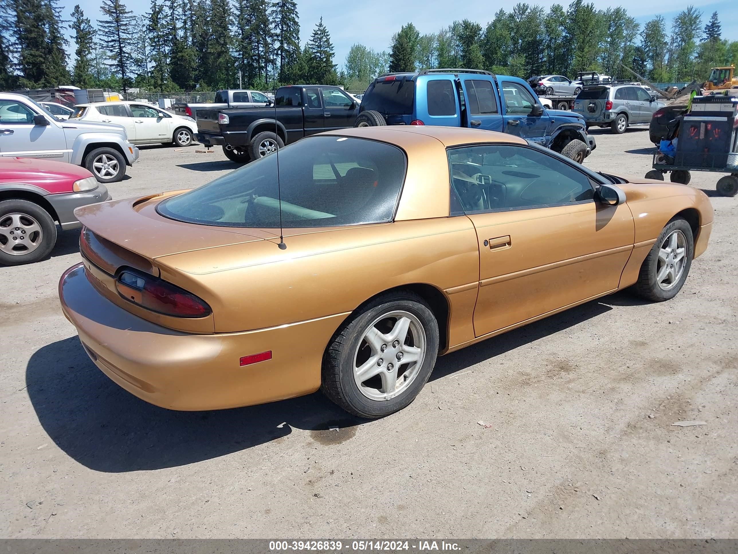 Photo 3 VIN: 2G1FP22K2W2134668 - CHEVROLET CAMARO 