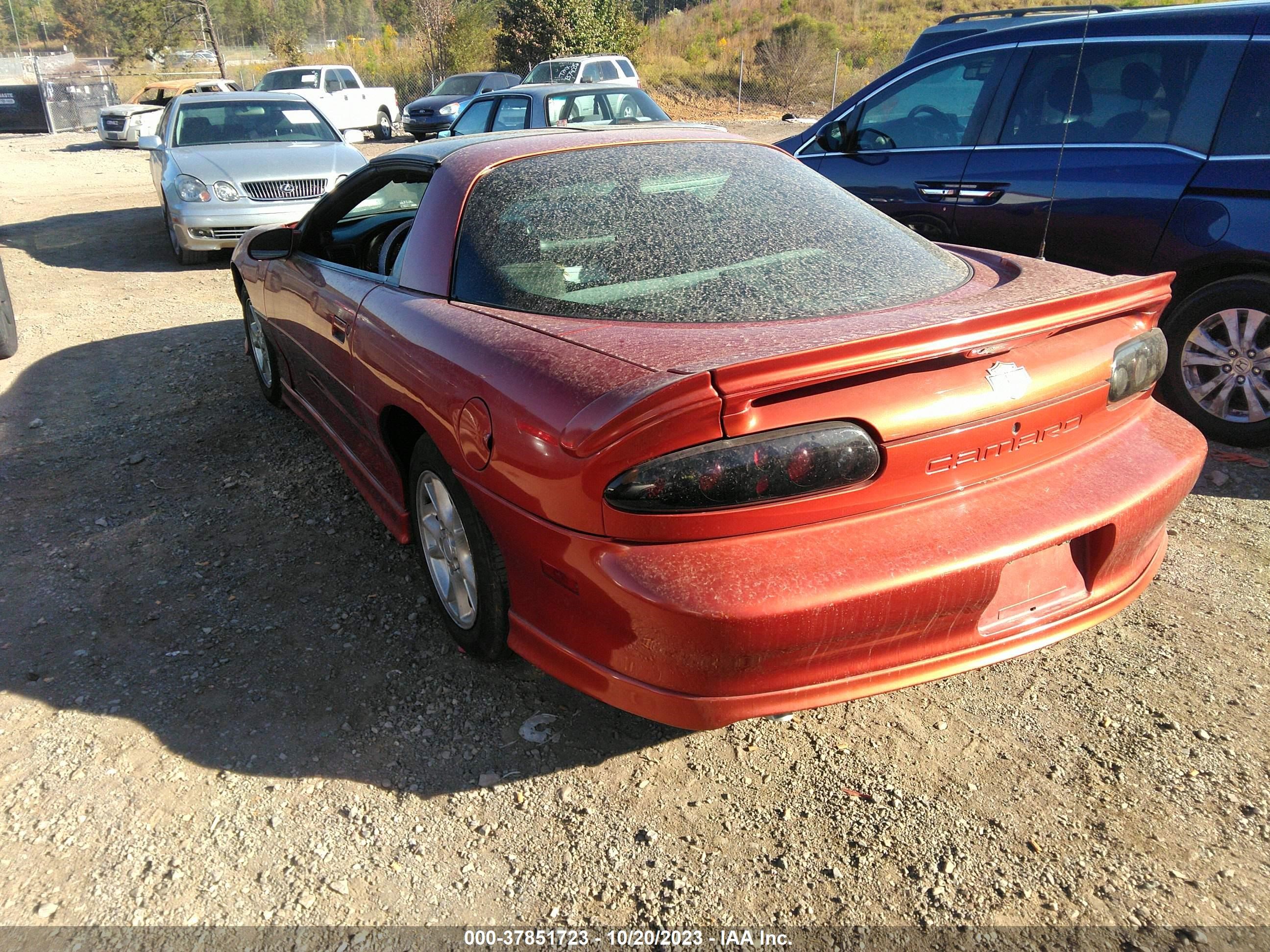 Photo 2 VIN: 2G1FP22K512117422 - CHEVROLET CAMARO 