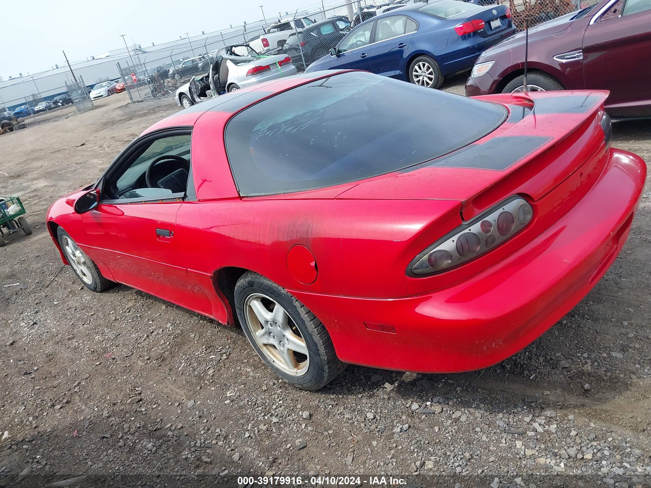 Photo 2 VIN: 2G1FP22K6V2132520 - CHEVROLET CAMARO 