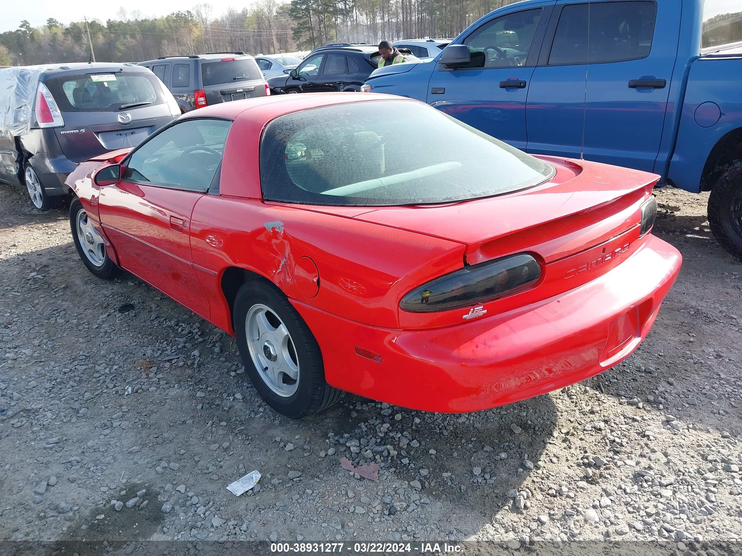 Photo 2 VIN: 2G1FP22K8X2119318 - CHEVROLET CAMARO 