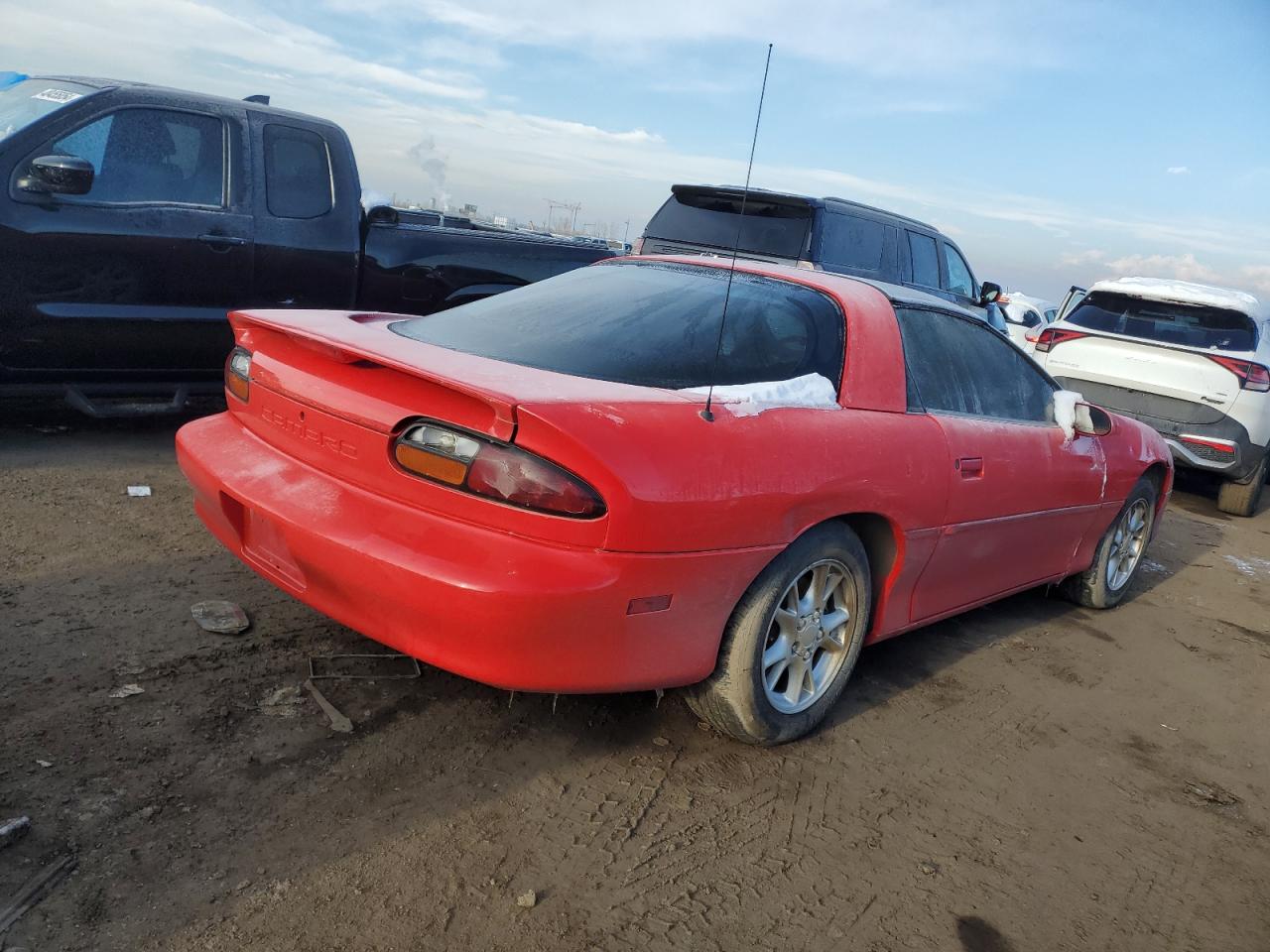 Photo 2 VIN: 2G1FP22K912110439 - CHEVROLET CAMARO 