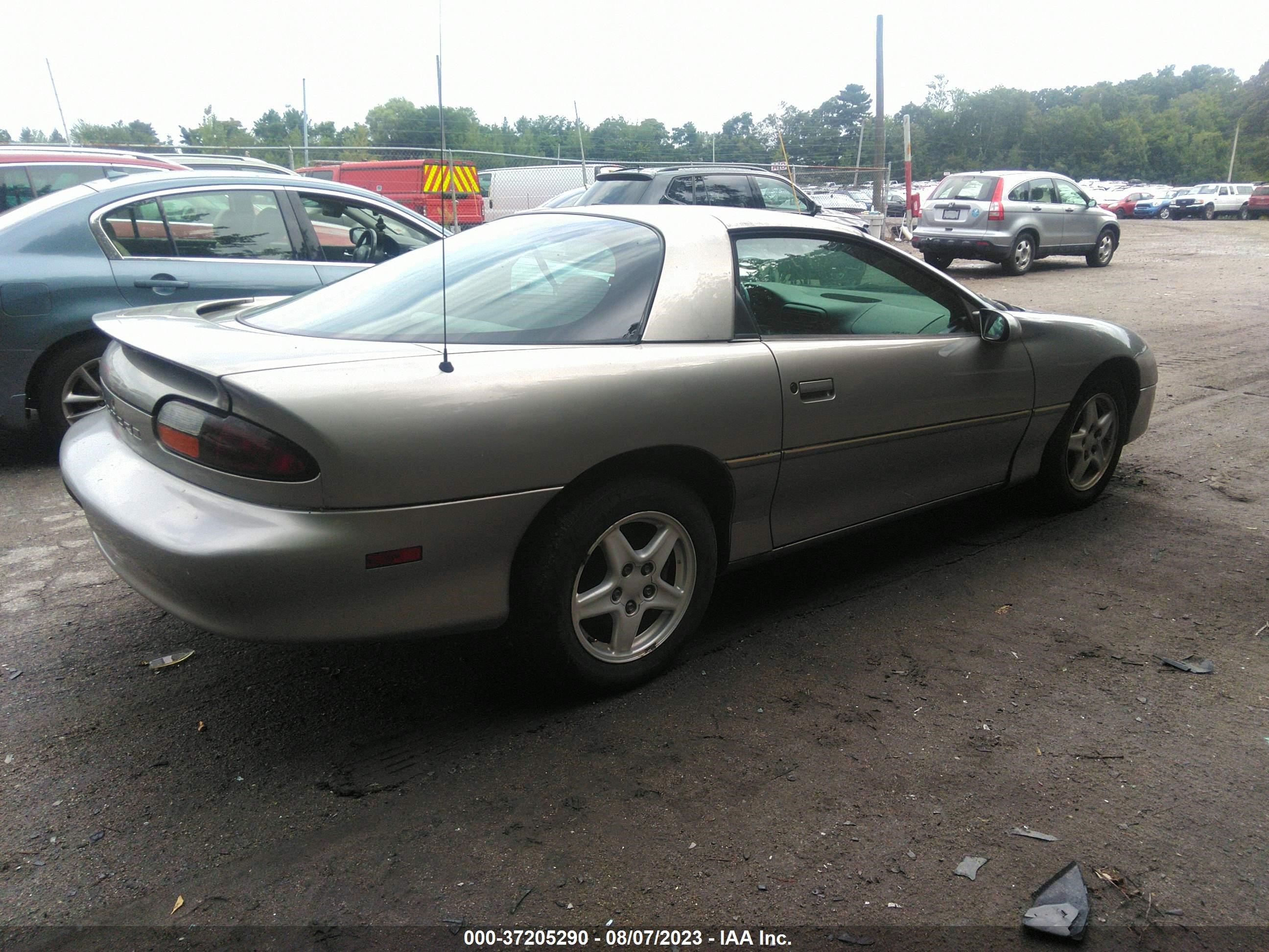 Photo 3 VIN: 2G1FP22K9X2132255 - CHEVROLET CAMARO 