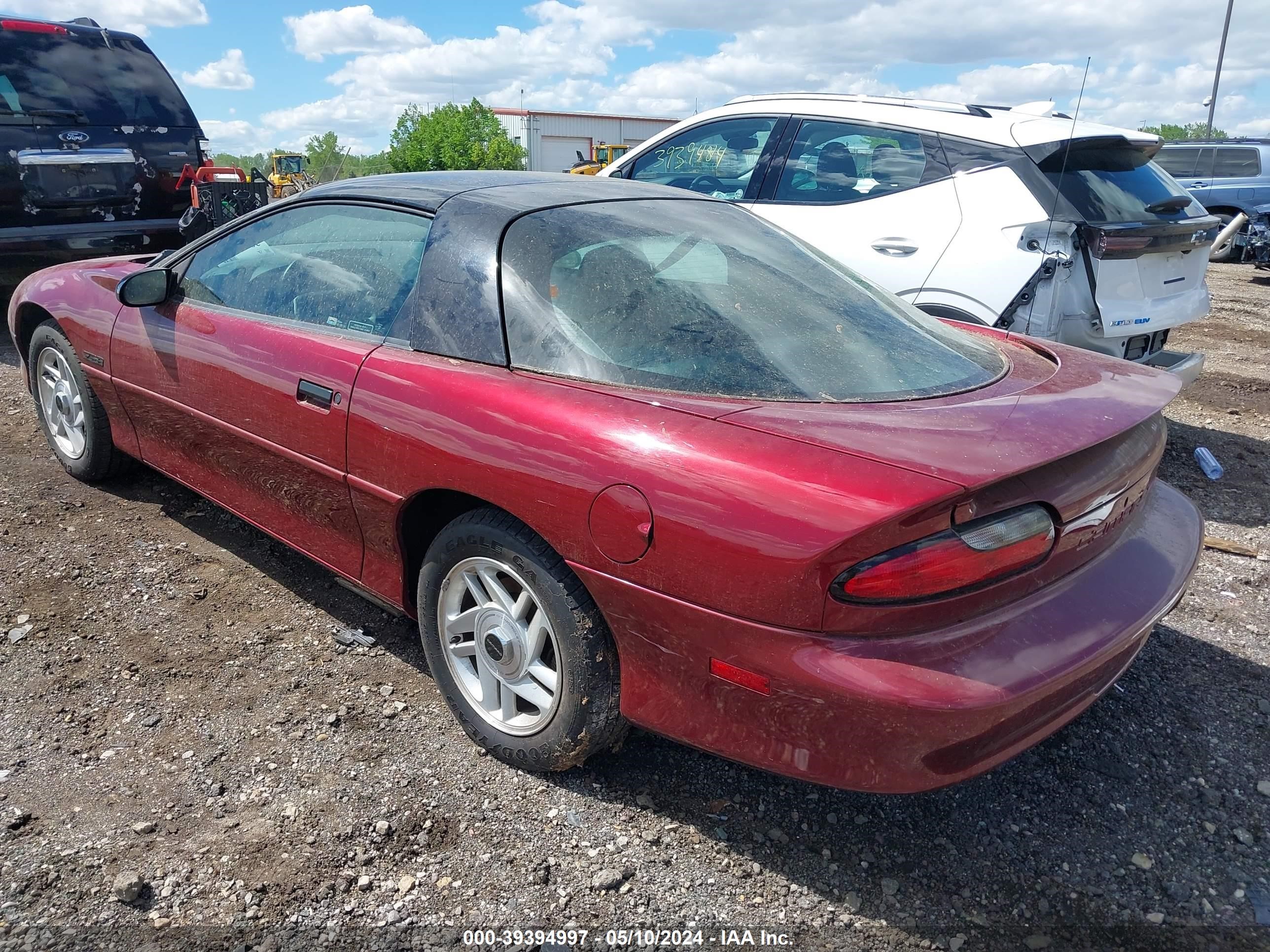 Photo 2 VIN: 2G1FP22P4R2162942 - CHEVROLET CAMARO 