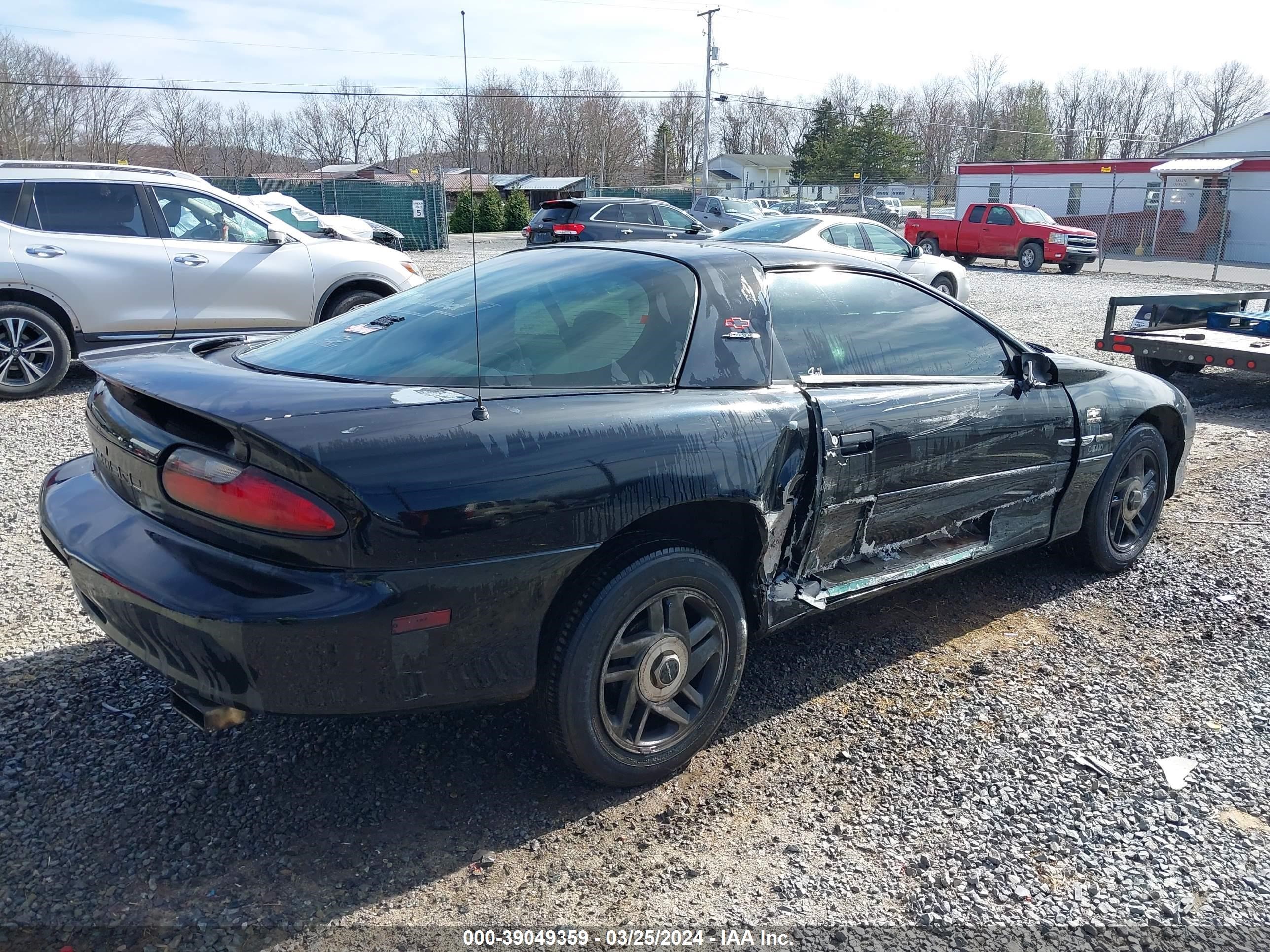 Photo 3 VIN: 2G1FP22S8S2180659 - CHEVROLET CAMARO 