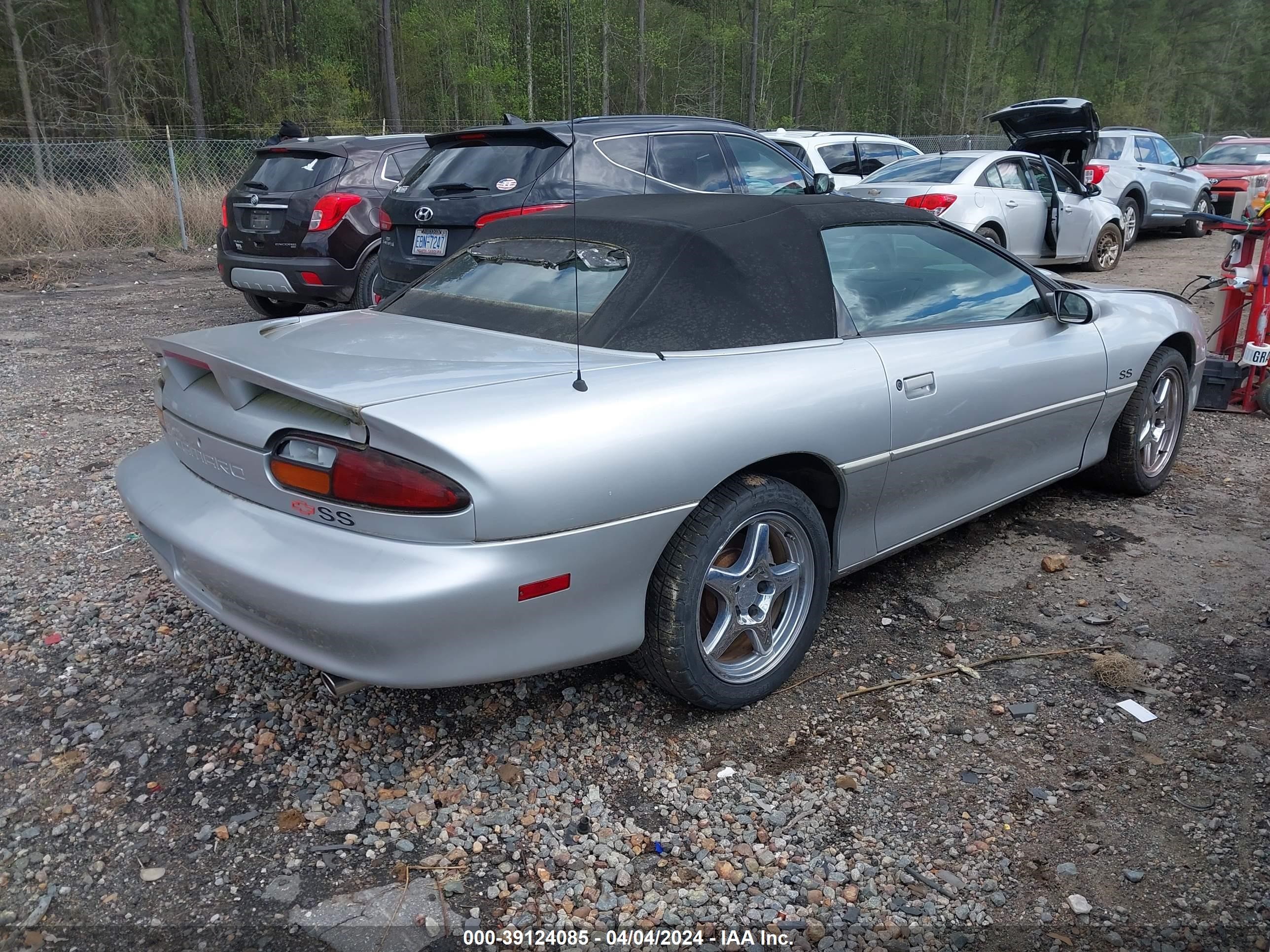 Photo 3 VIN: 2G1FP32GXY2119971 - CHEVROLET CAMARO 