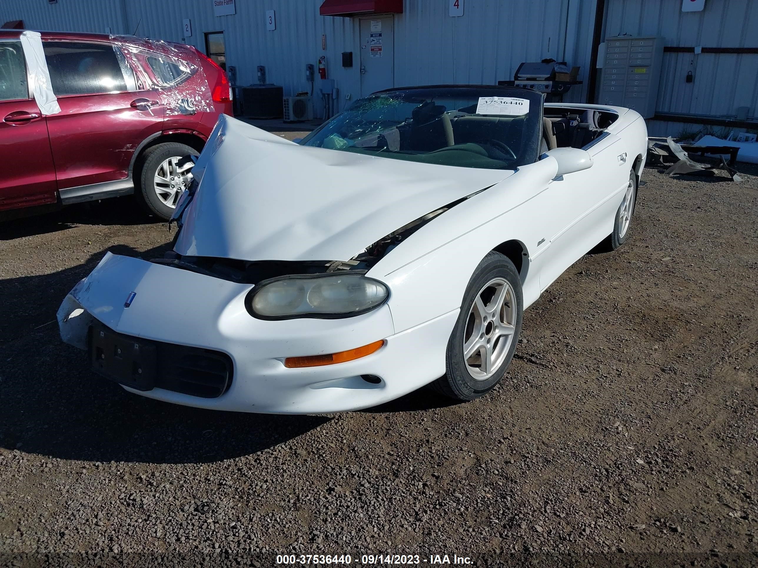 Photo 1 VIN: 2G1FP32K9Y2154411 - CHEVROLET CAMARO 