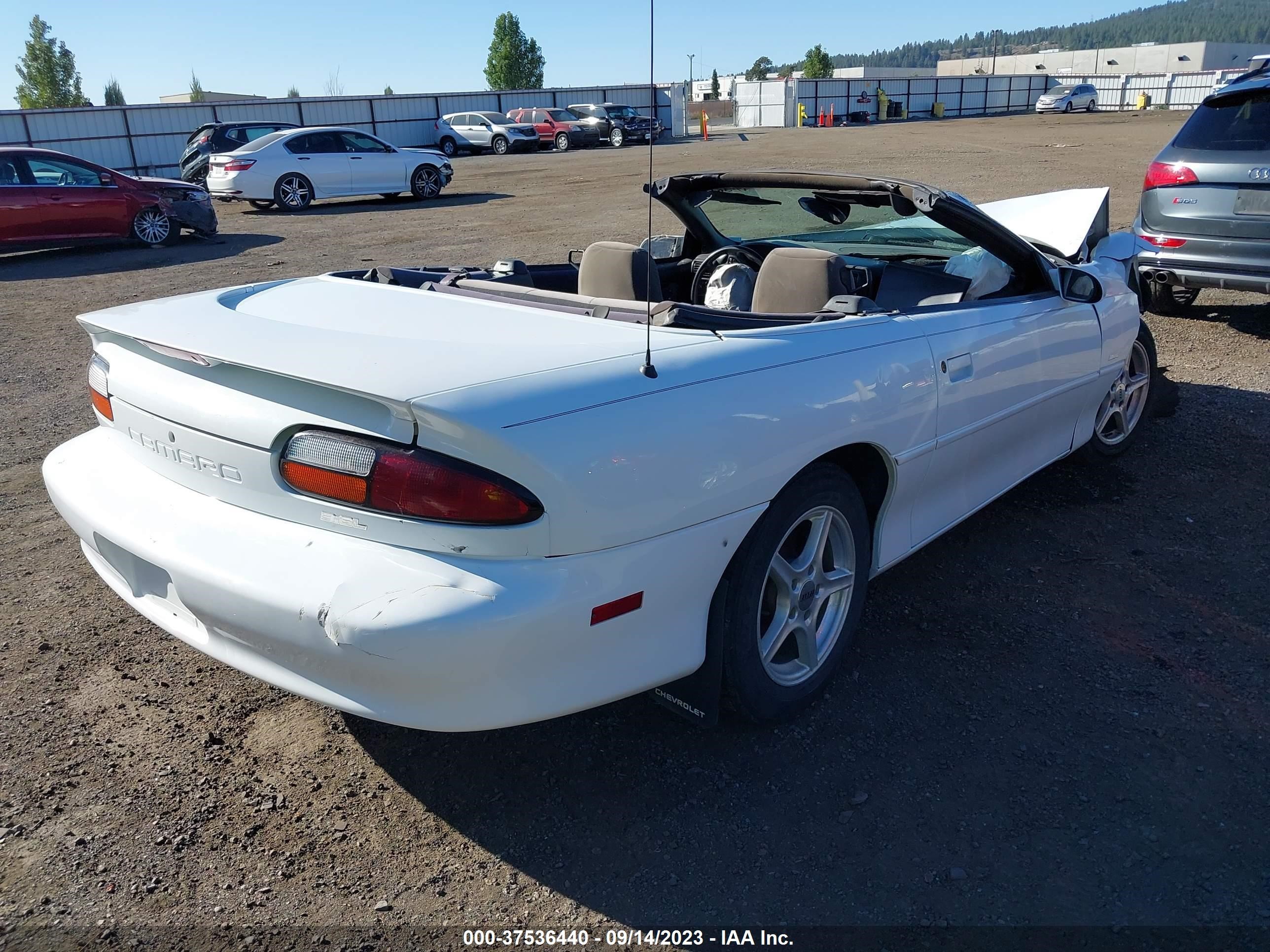 Photo 3 VIN: 2G1FP32K9Y2154411 - CHEVROLET CAMARO 