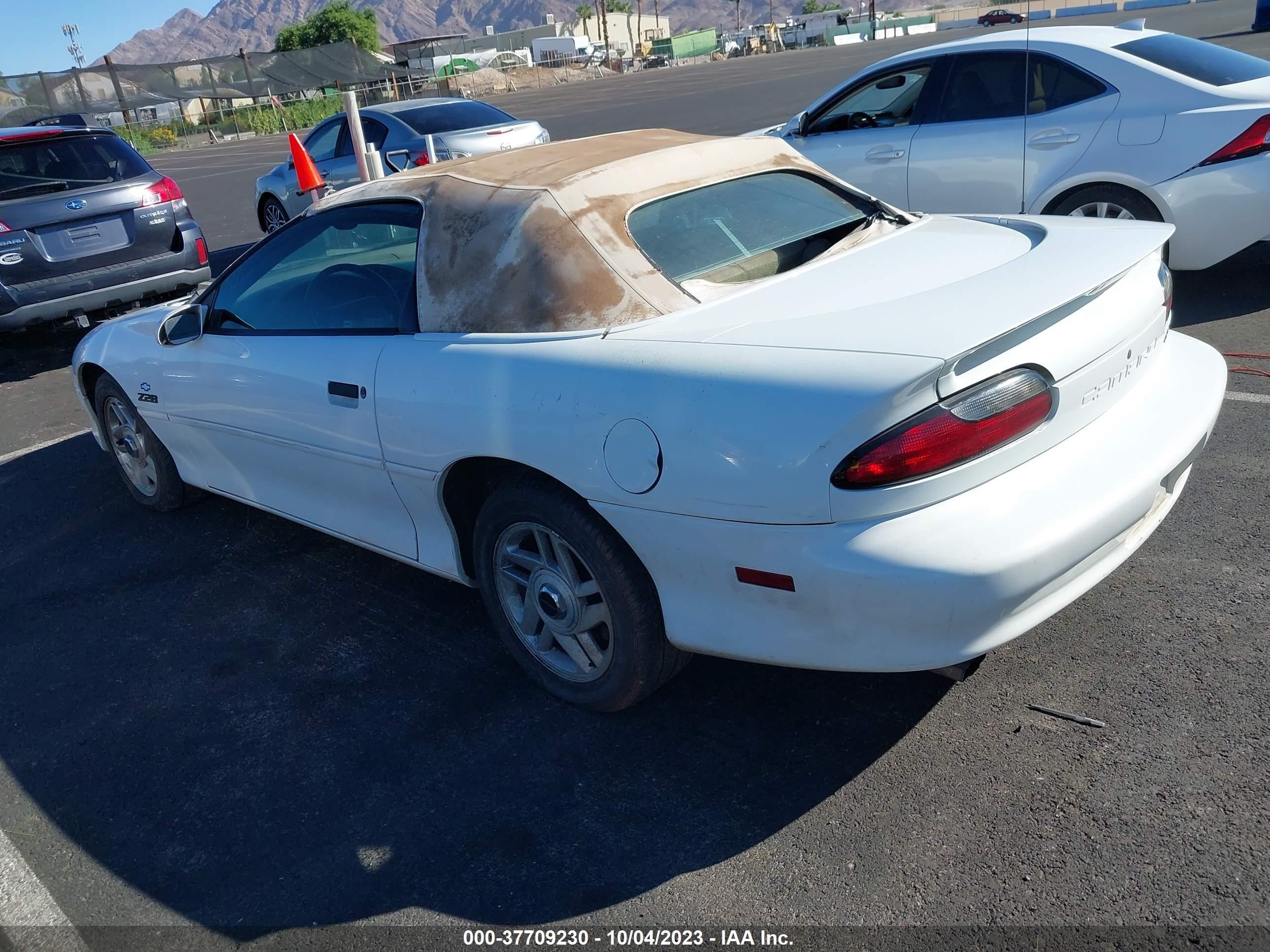 Photo 2 VIN: 2G1FP32P7T2161586 - CHEVROLET CAMARO 