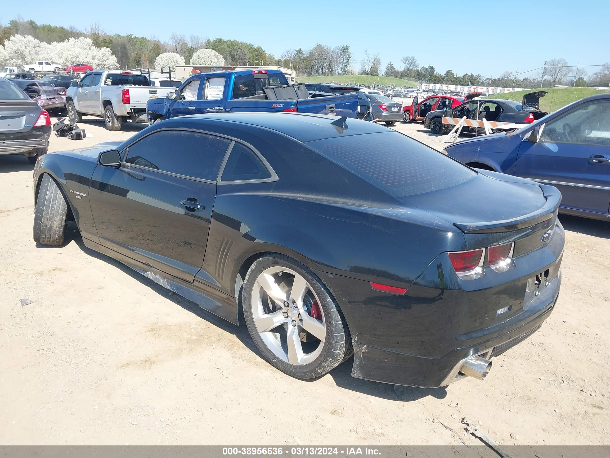 Photo 2 VIN: 2G1FT1EW3B9146883 - CHEVROLET CAMARO 