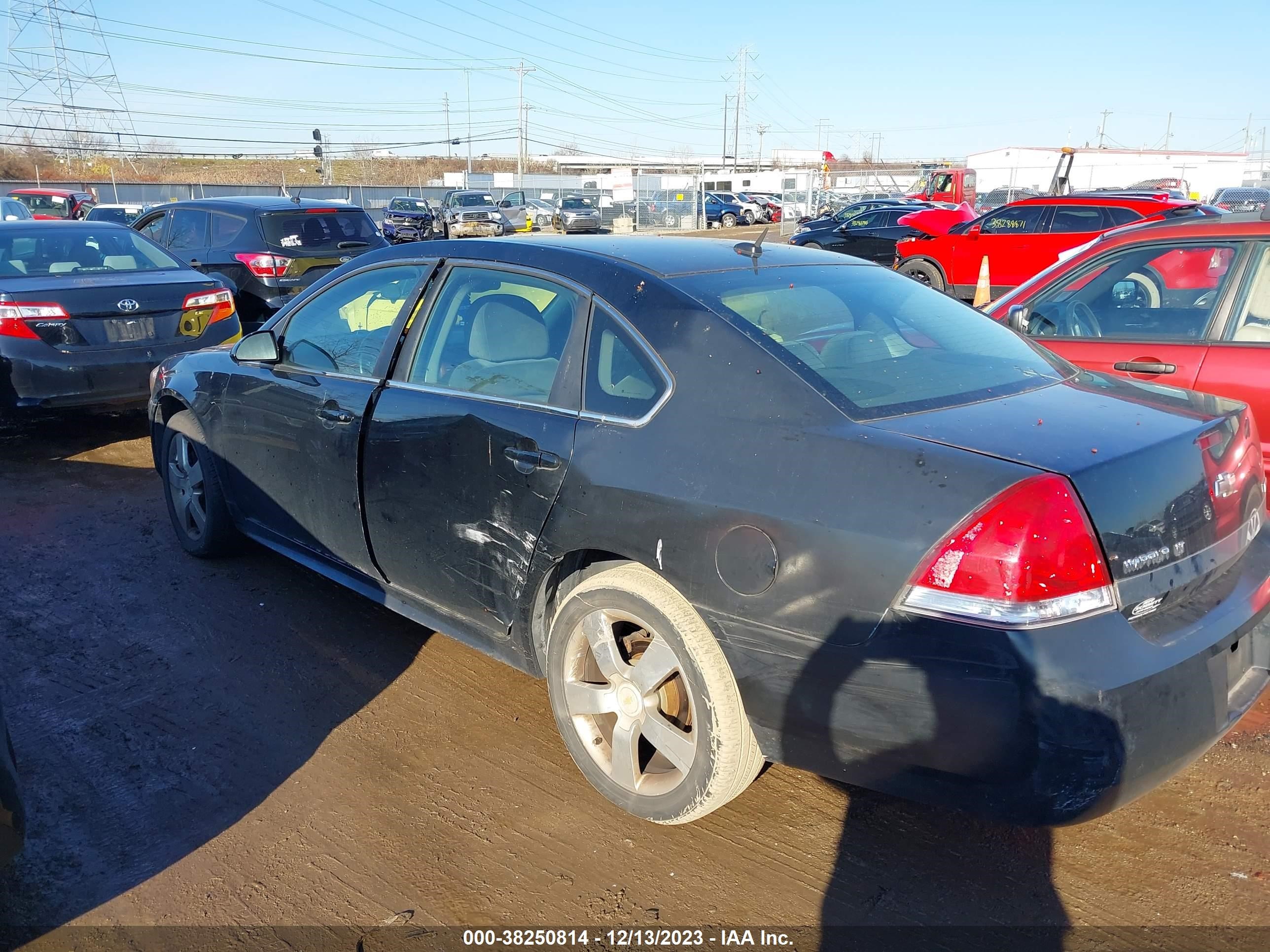 Photo 2 VIN: 2G1WA5EK4A1145569 - CHEVROLET IMPALA 