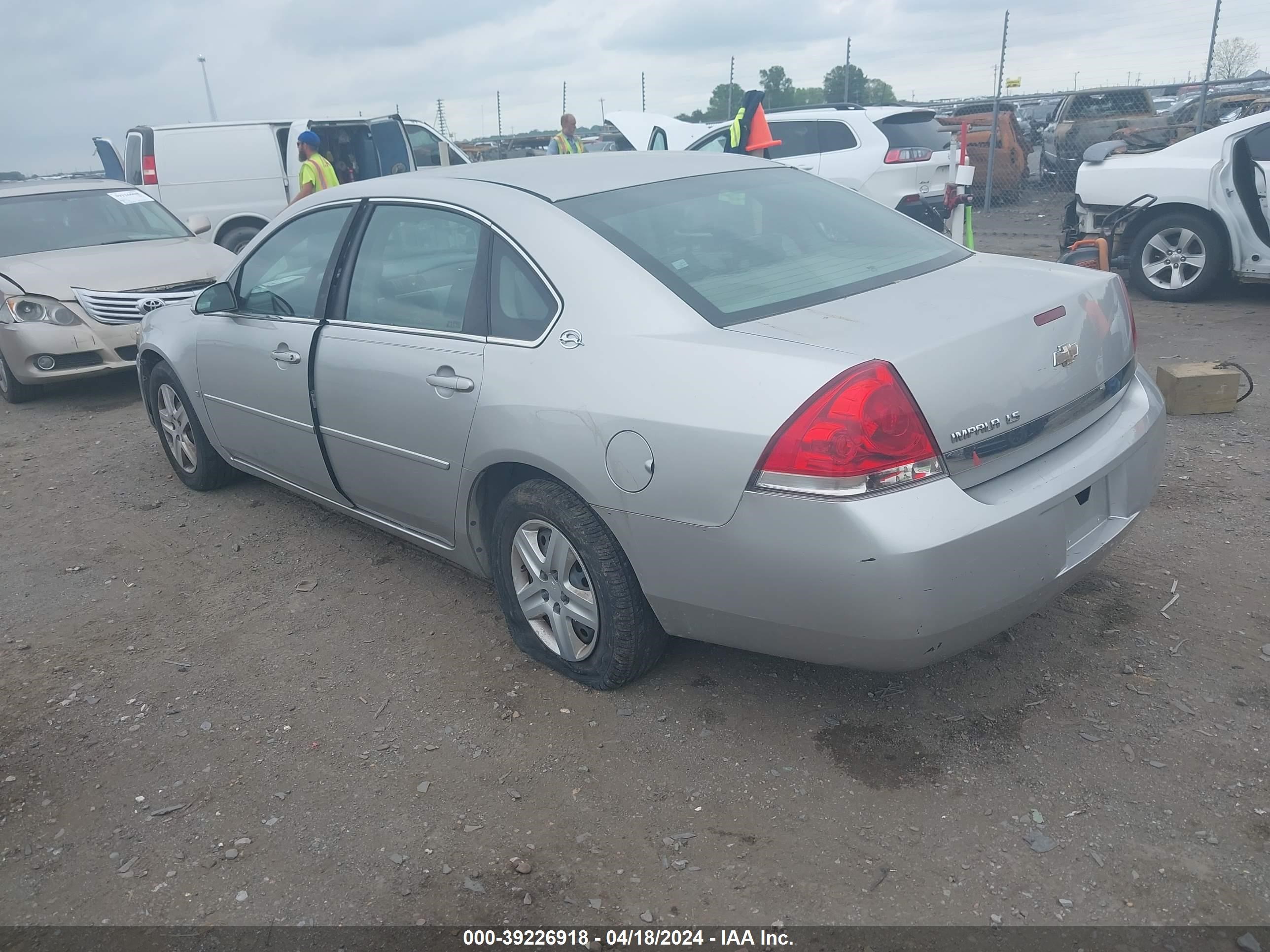 Photo 2 VIN: 2G1WB55K069154193 - CHEVROLET IMPALA 