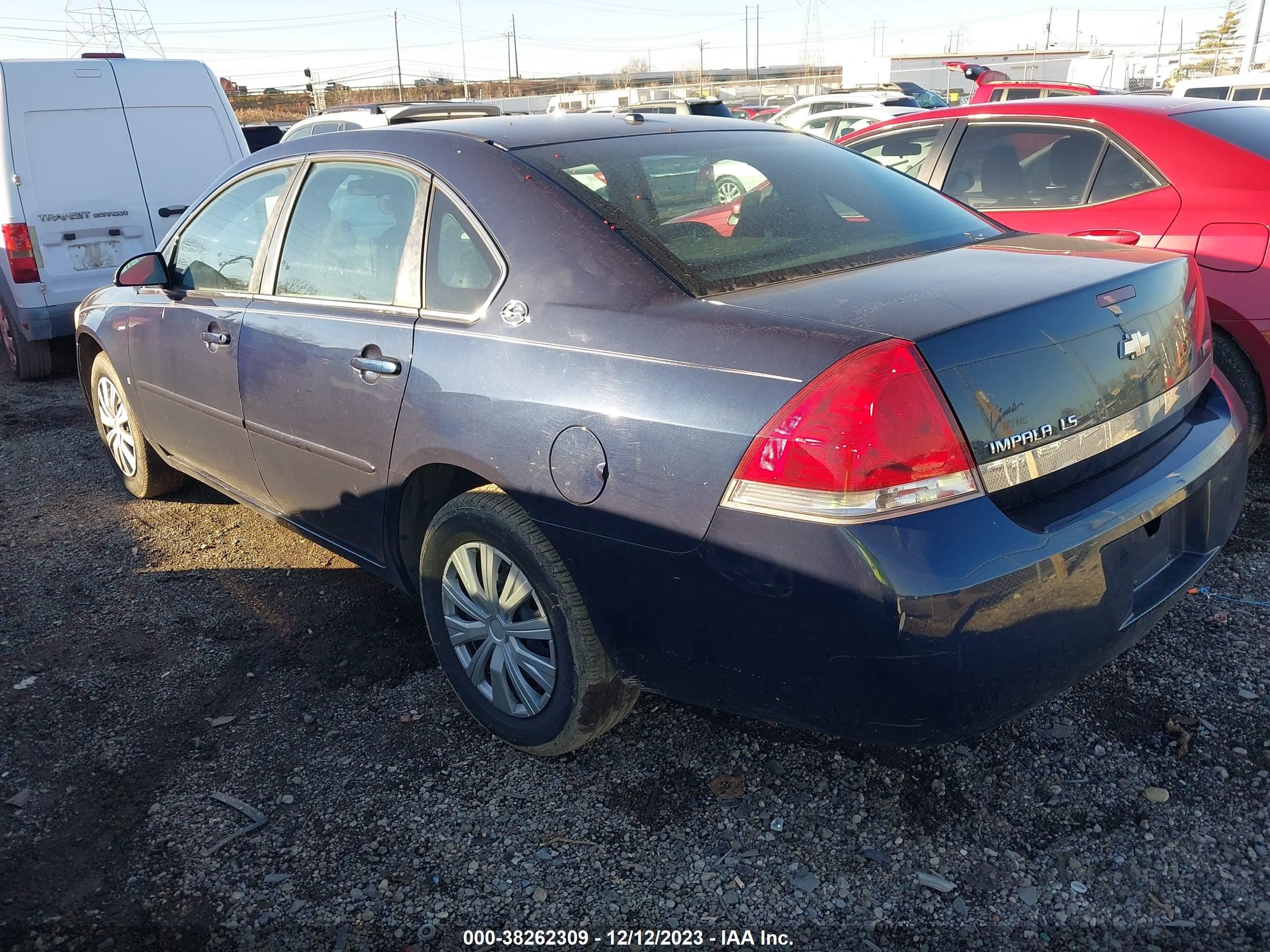 Photo 2 VIN: 2G1WB55K089137056 - CHEVROLET IMPALA 