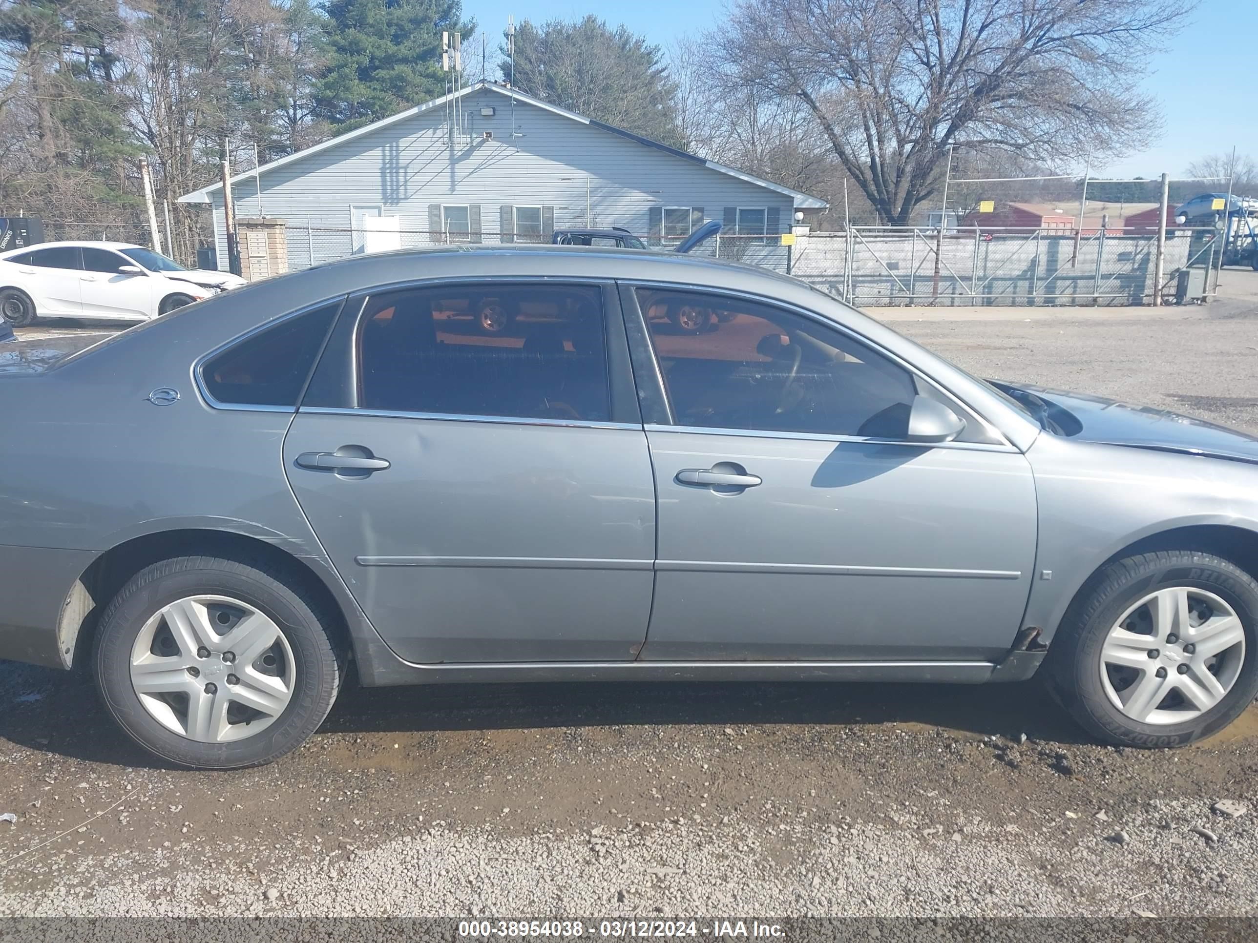 Photo 13 VIN: 2G1WB55K179319296 - CHEVROLET IMPALA 