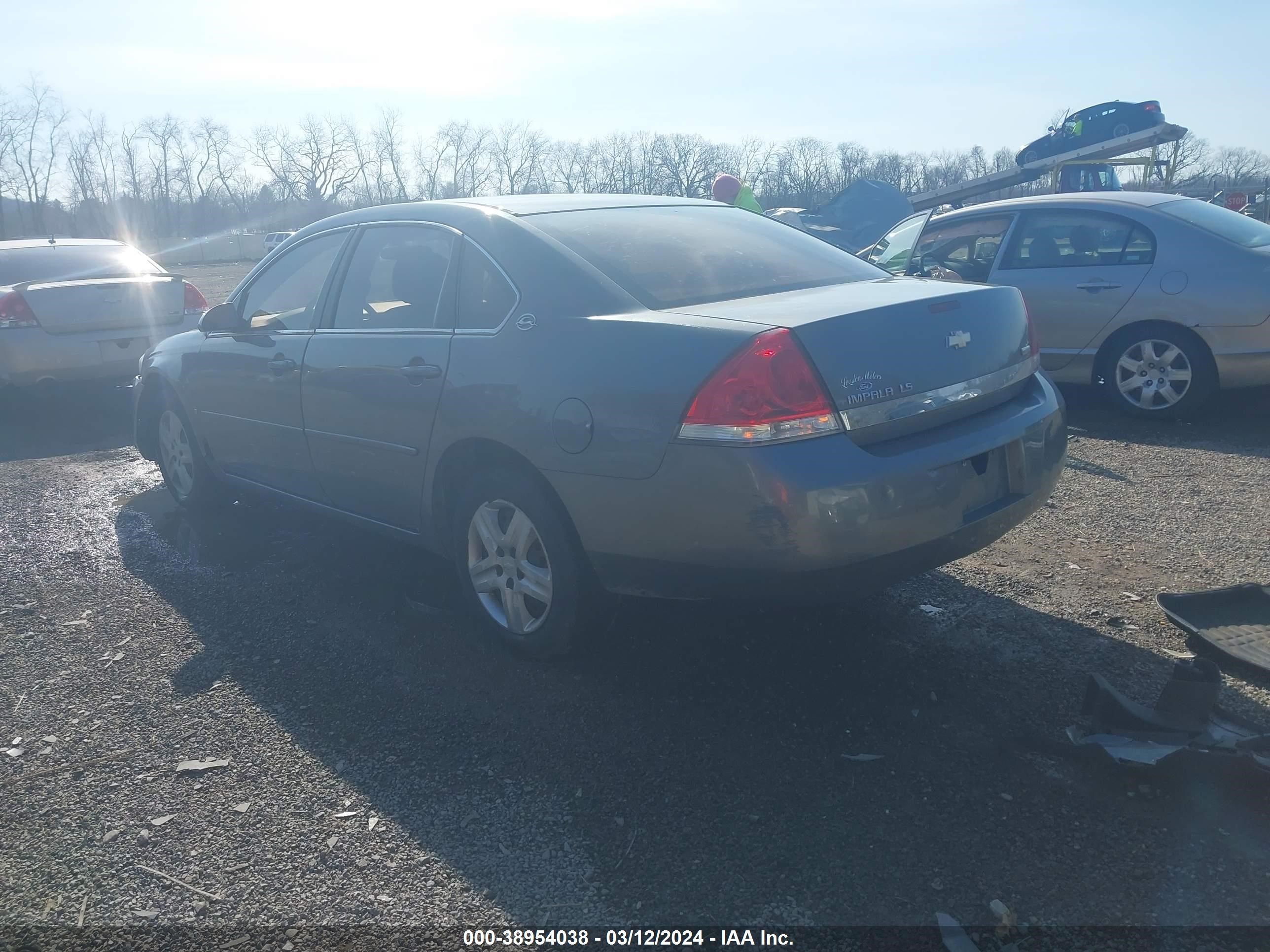 Photo 2 VIN: 2G1WB55K179319296 - CHEVROLET IMPALA 